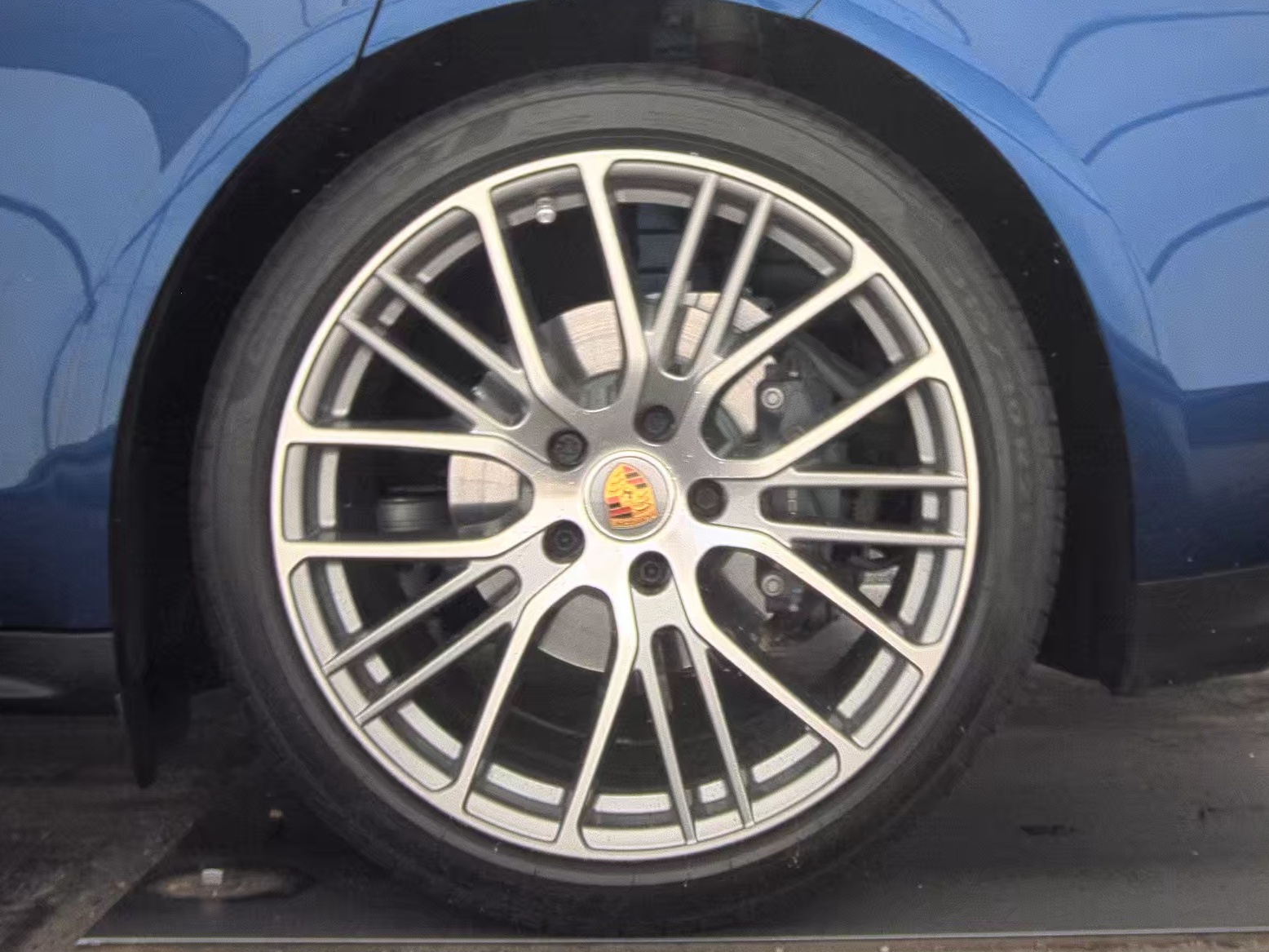 2023 Porsche Panamera 4 Platinum Edition AWD