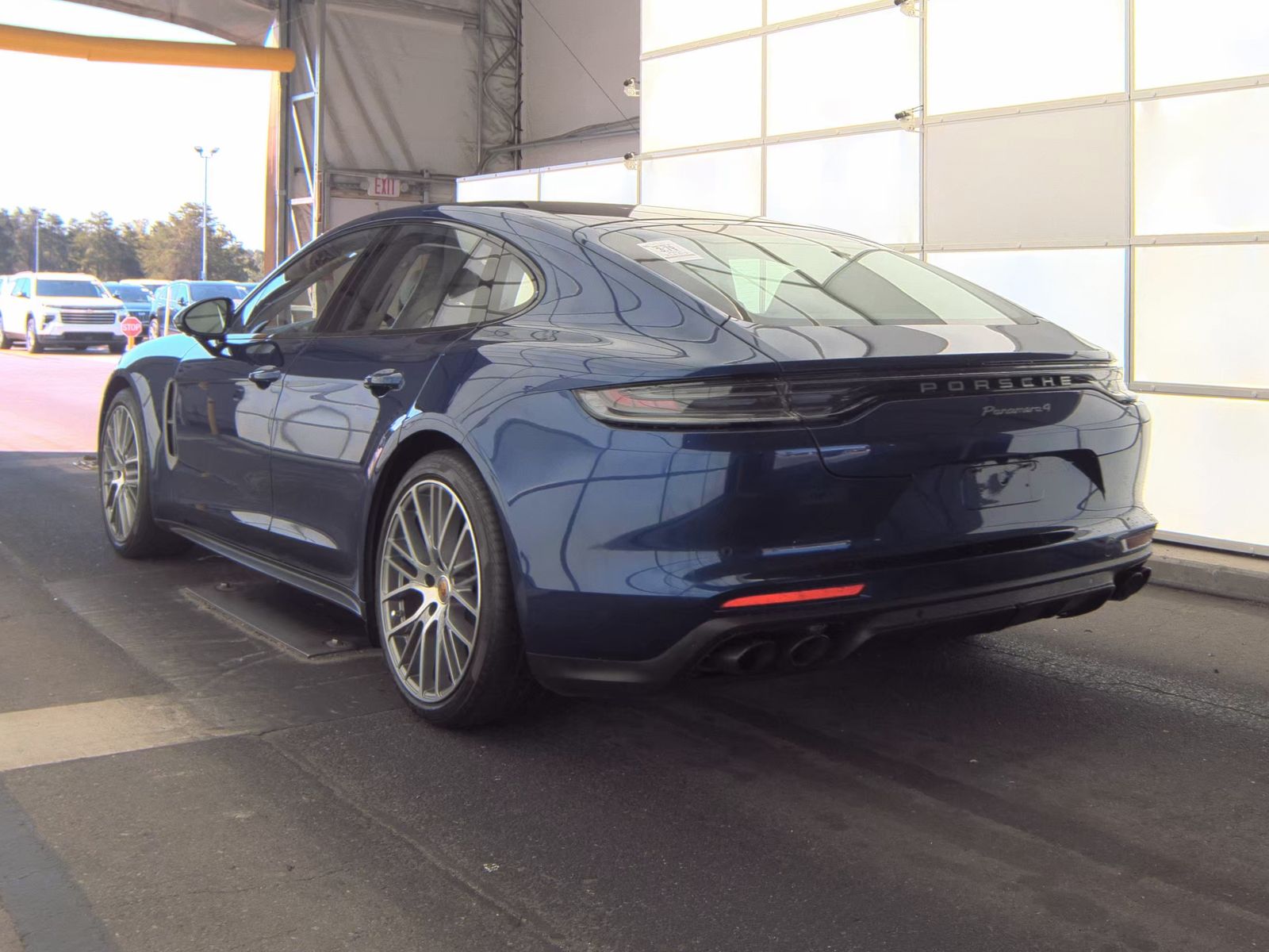 2023 Porsche Panamera 4 Platinum Edition AWD