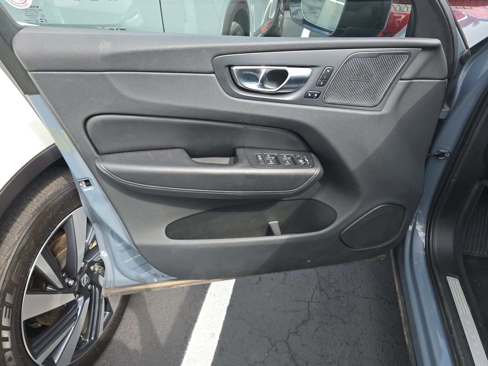 2023 Volvo XC60 B5 Plus AWD