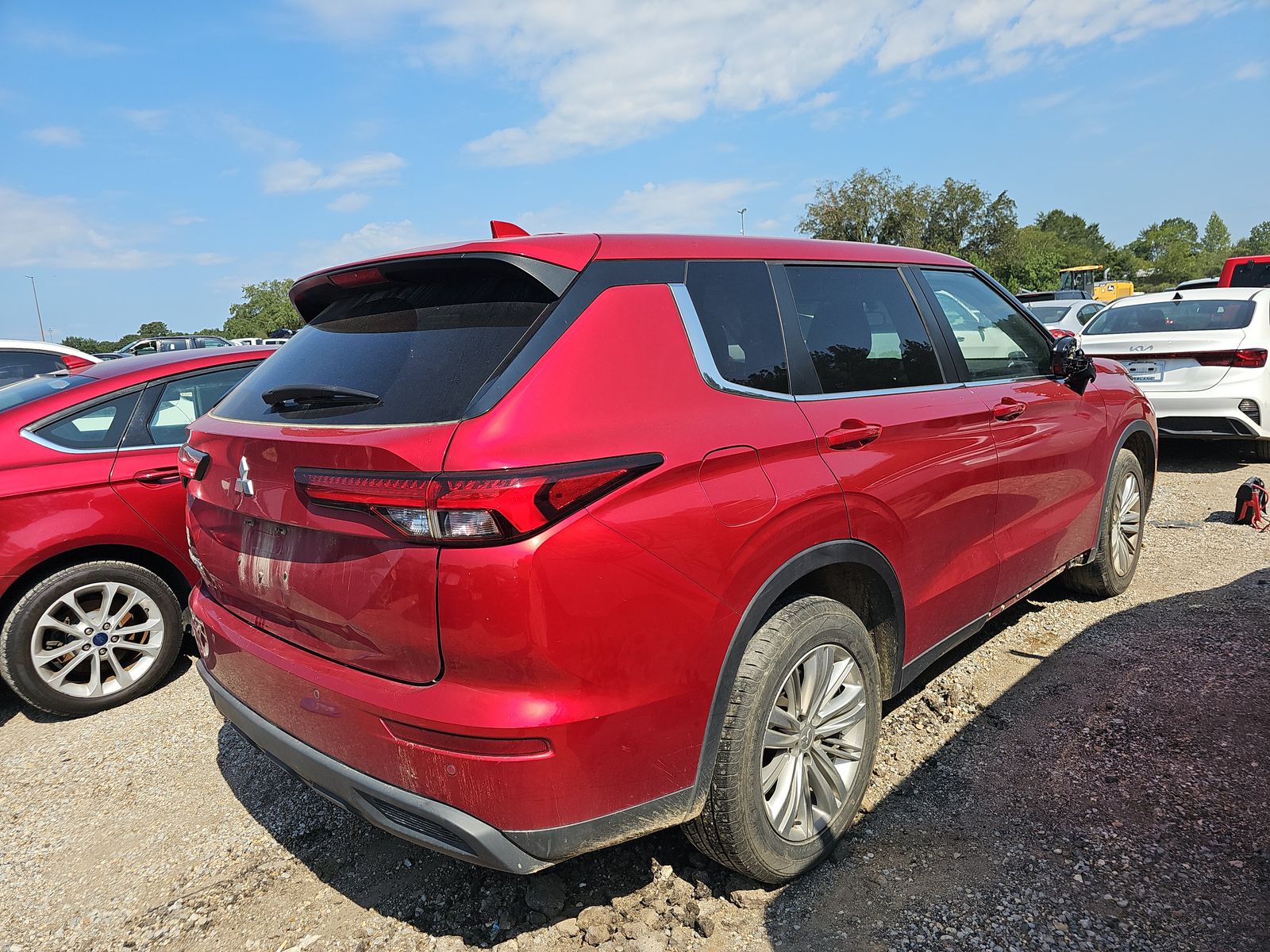 2023 Mitsubishi Outlander ES FWD