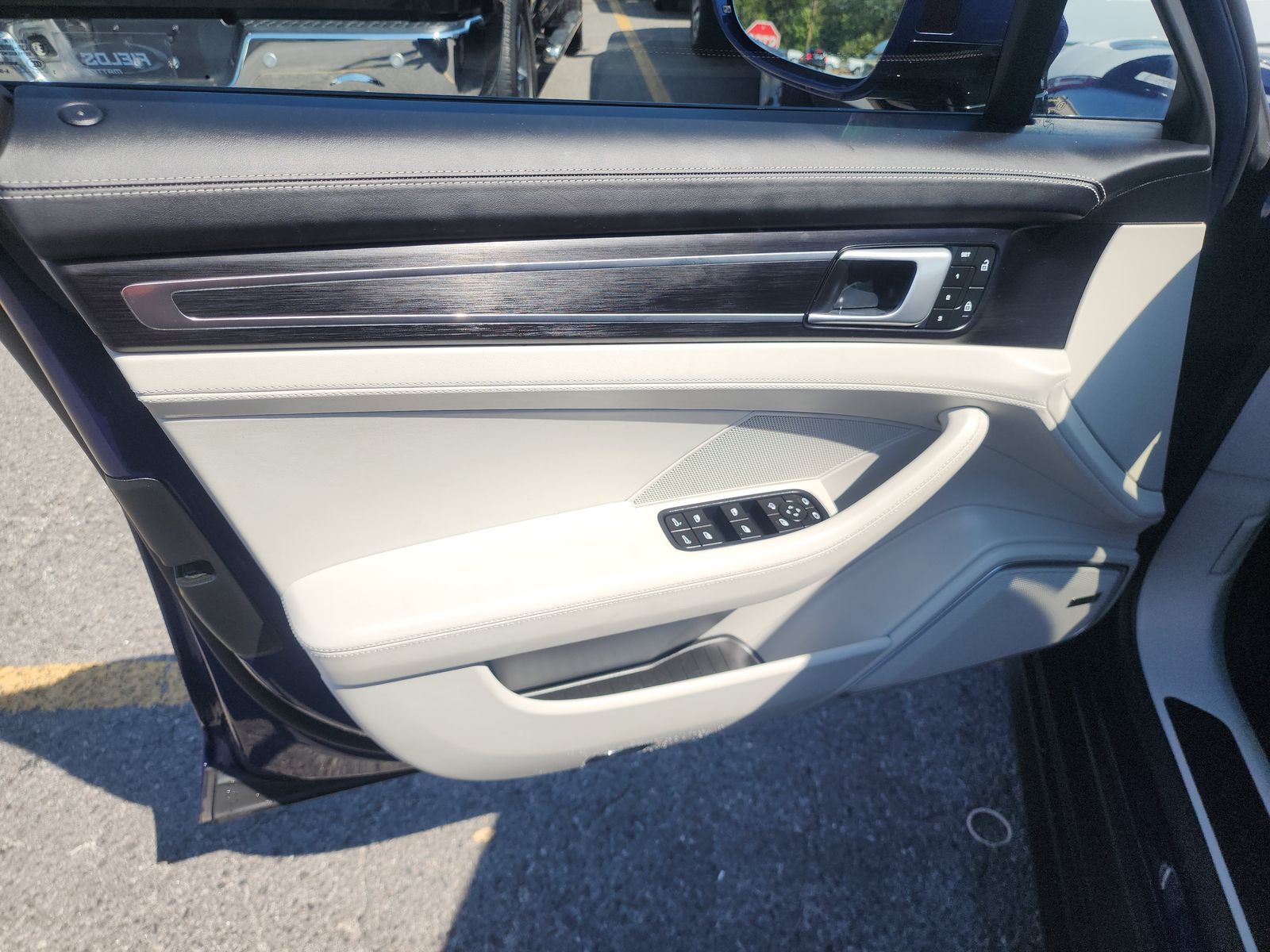 2023 Porsche Panamera 4 Platinum Edition AWD