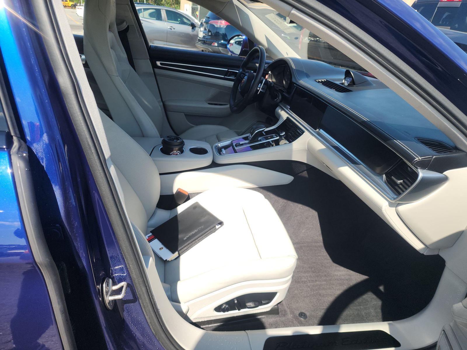 2023 Porsche Panamera 4 Platinum Edition AWD