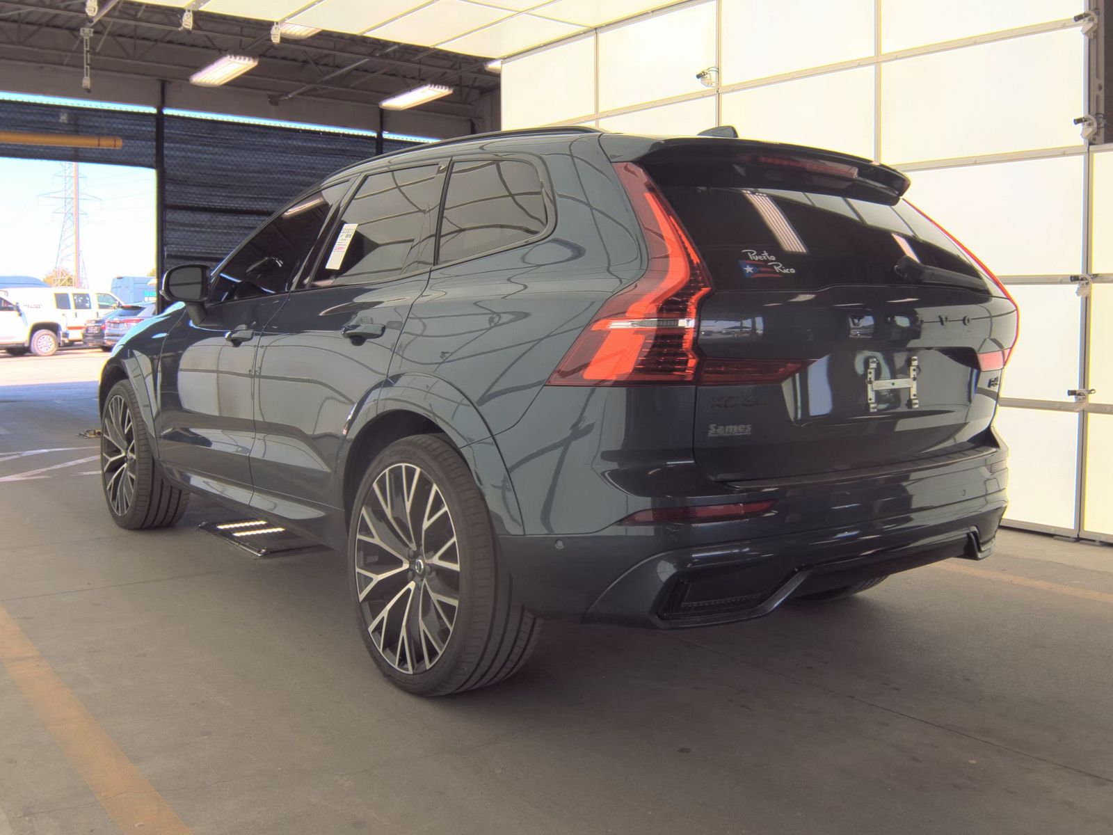 2022 Volvo XC60 B6 R-Design AWD