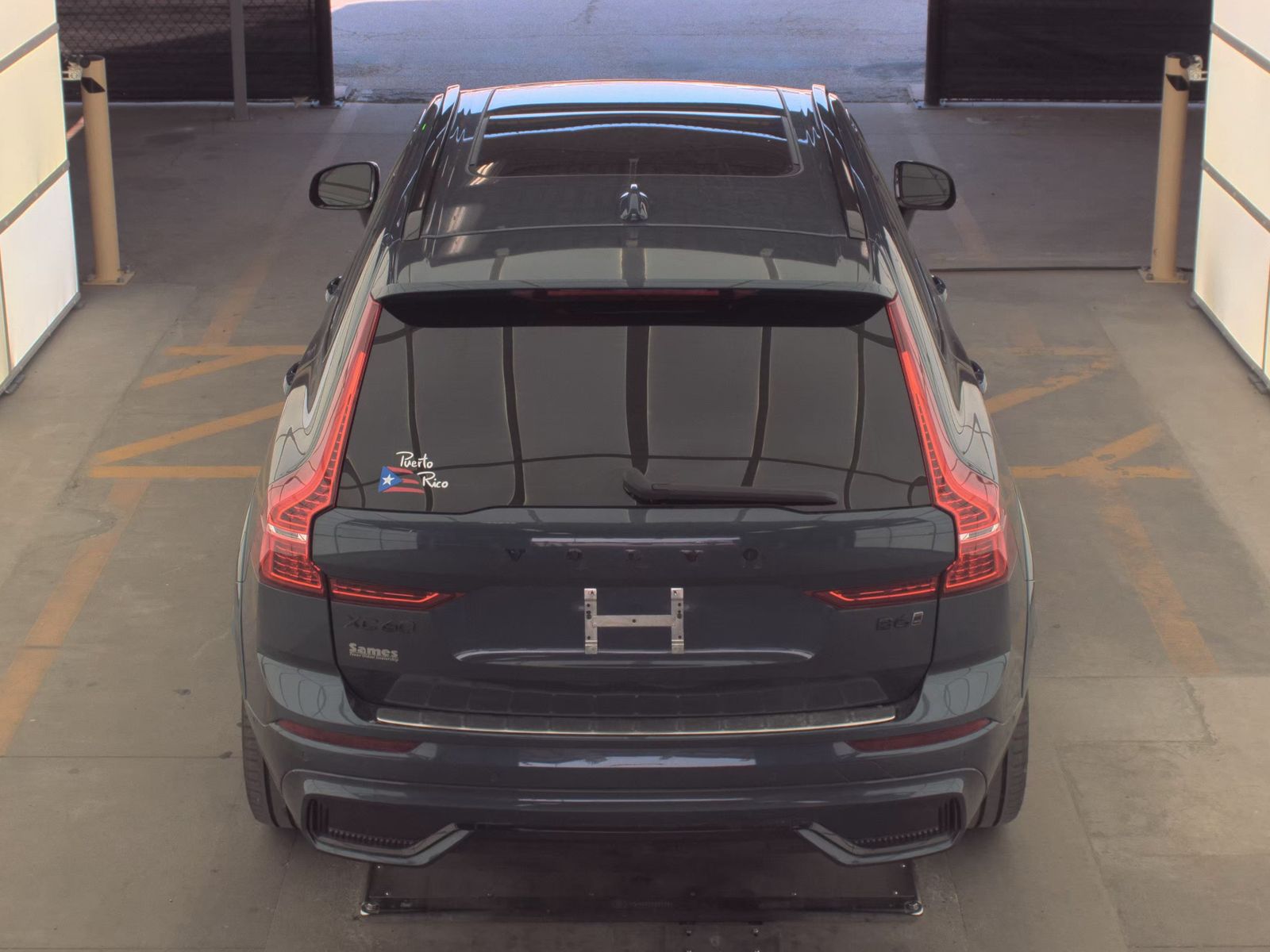 2022 Volvo XC60 B6 R-Design AWD