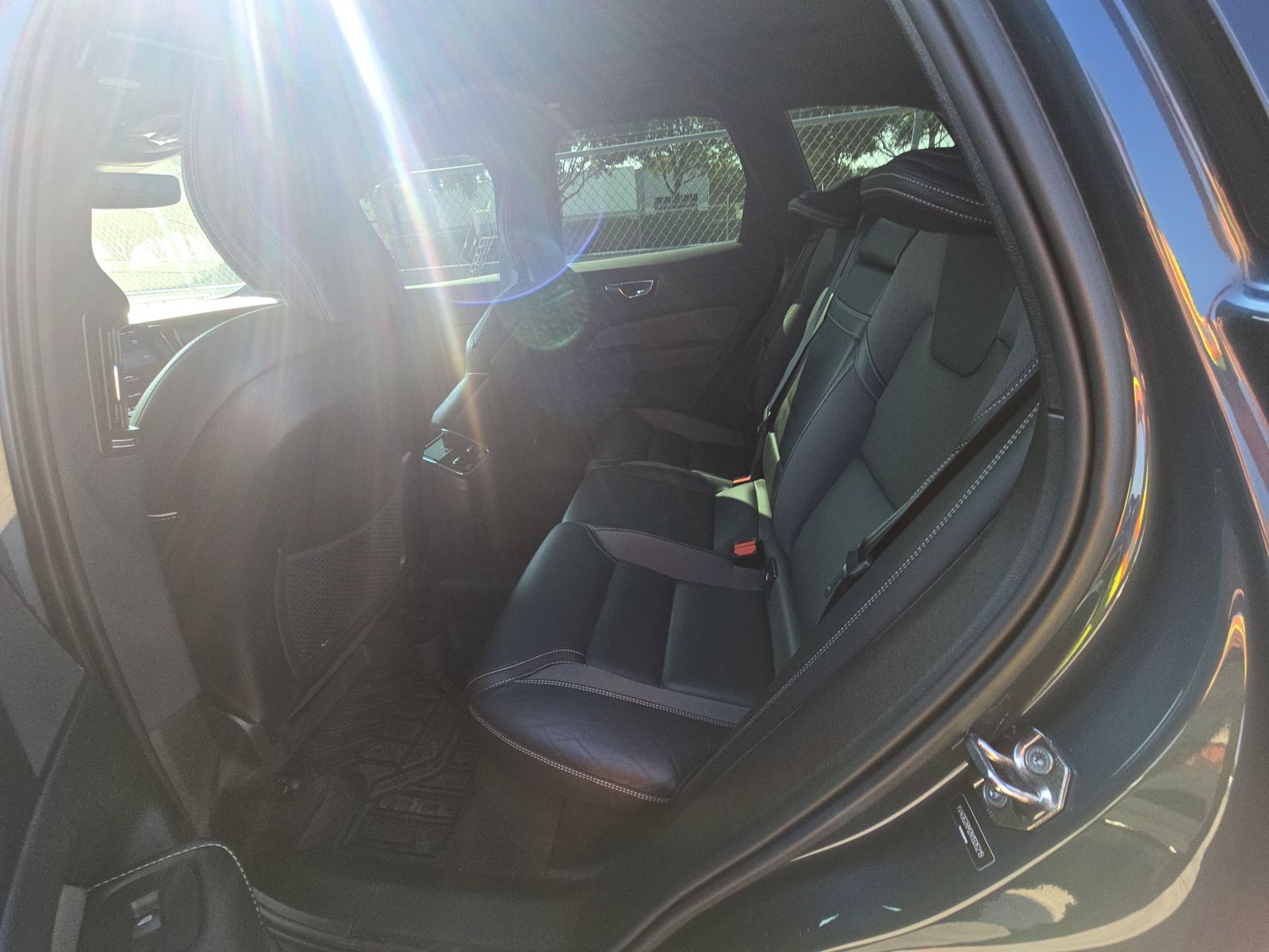 2022 Volvo XC60 B6 R-Design AWD