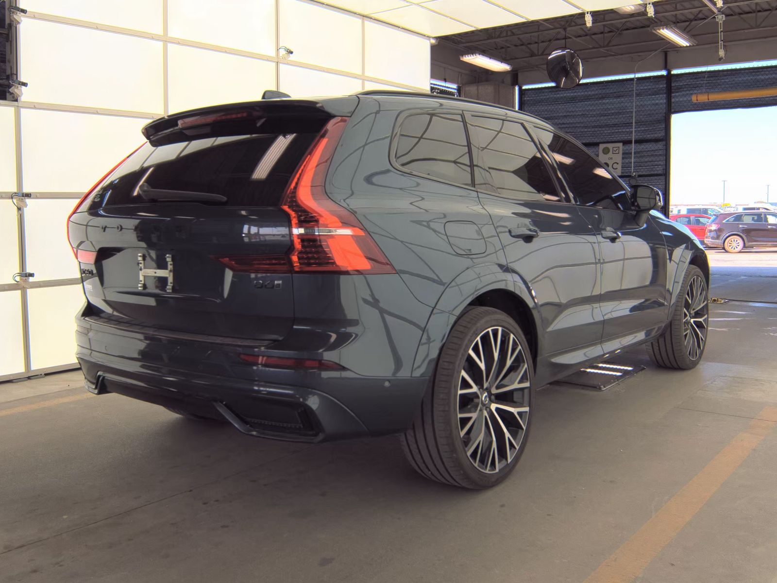 2022 Volvo XC60 B6 R-Design AWD