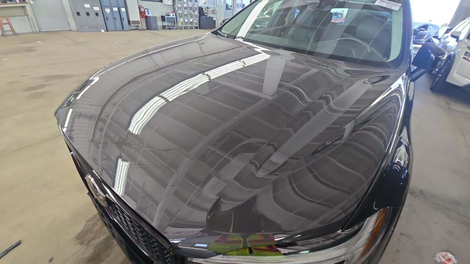 2025 Volvo XC60 B5 Plus AWD