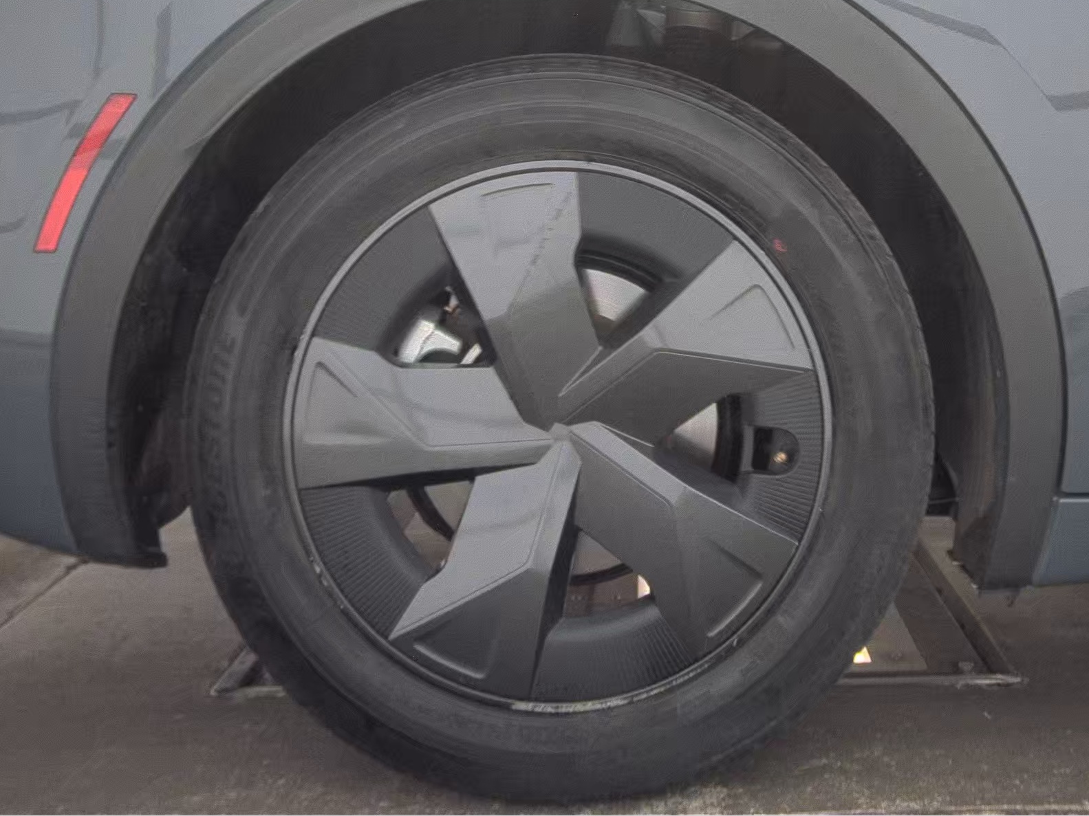 2024 Toyota Prius LE FWD