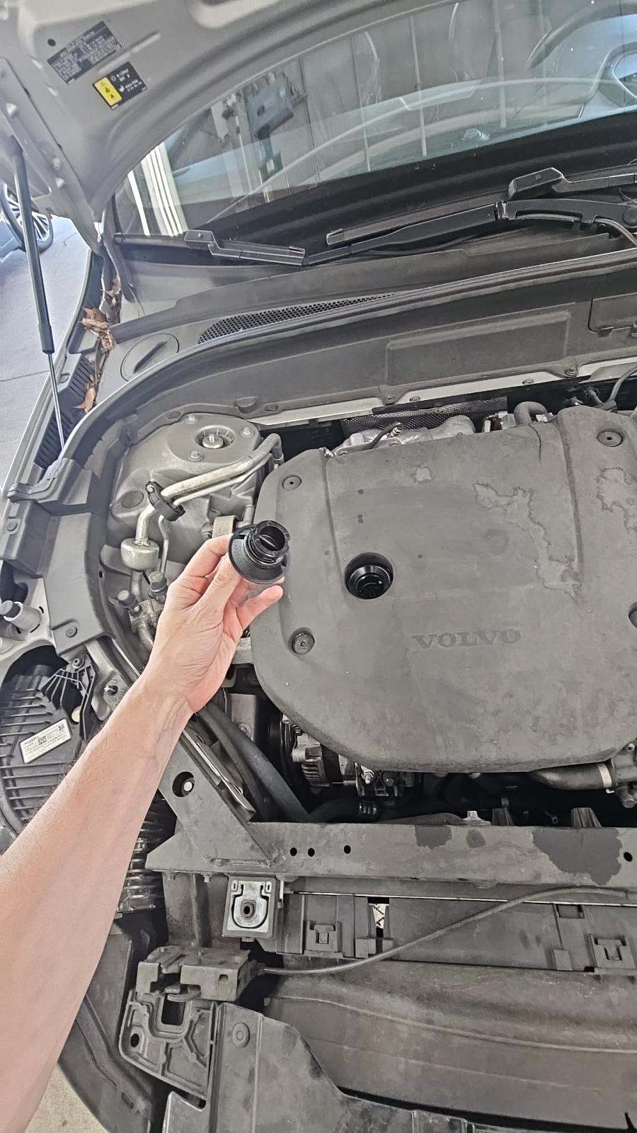 2022 Volvo XC60 B6 R-Design AWD