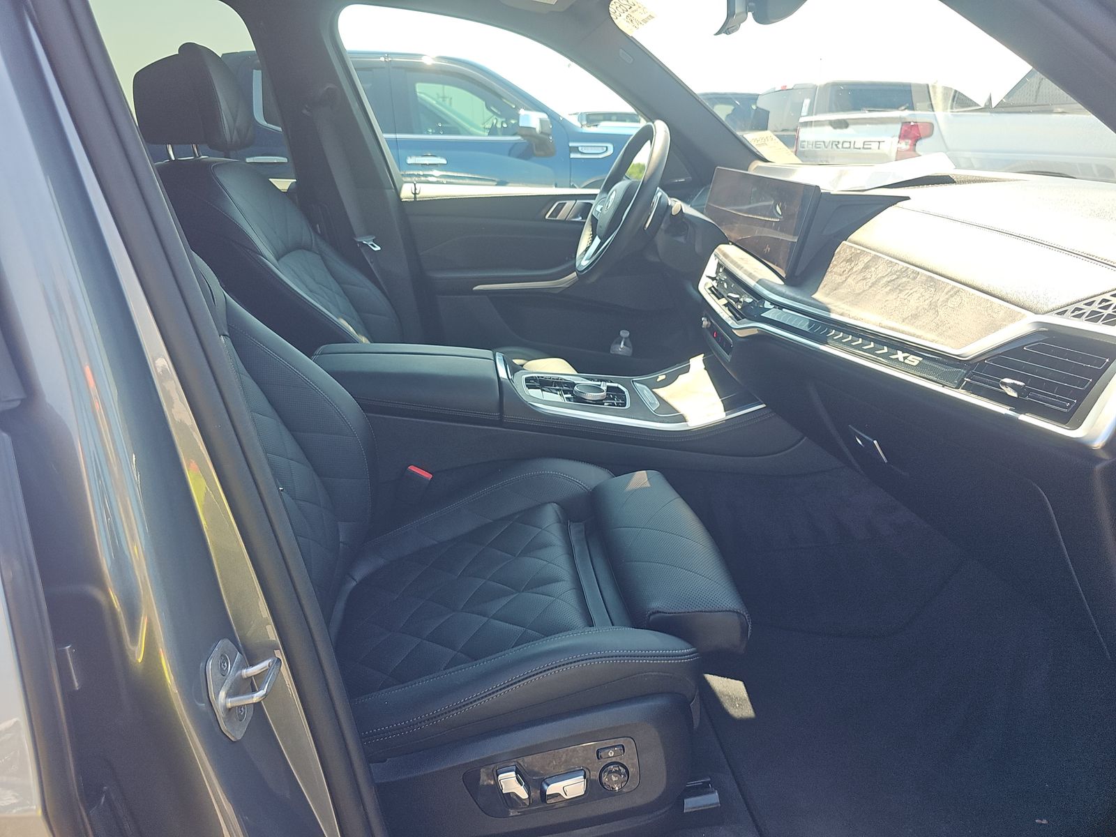 2025 BMW X5 xDrive40i AWD