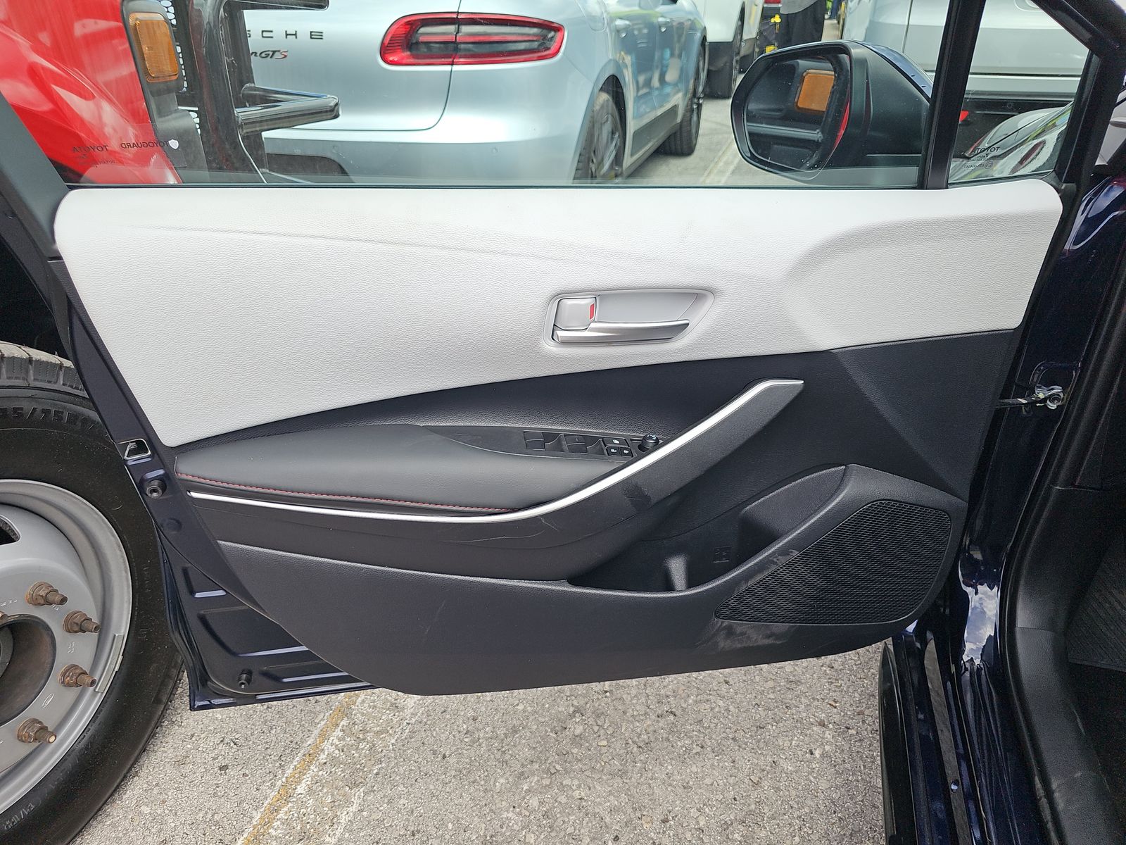 2025 Toyota Corolla SE FWD