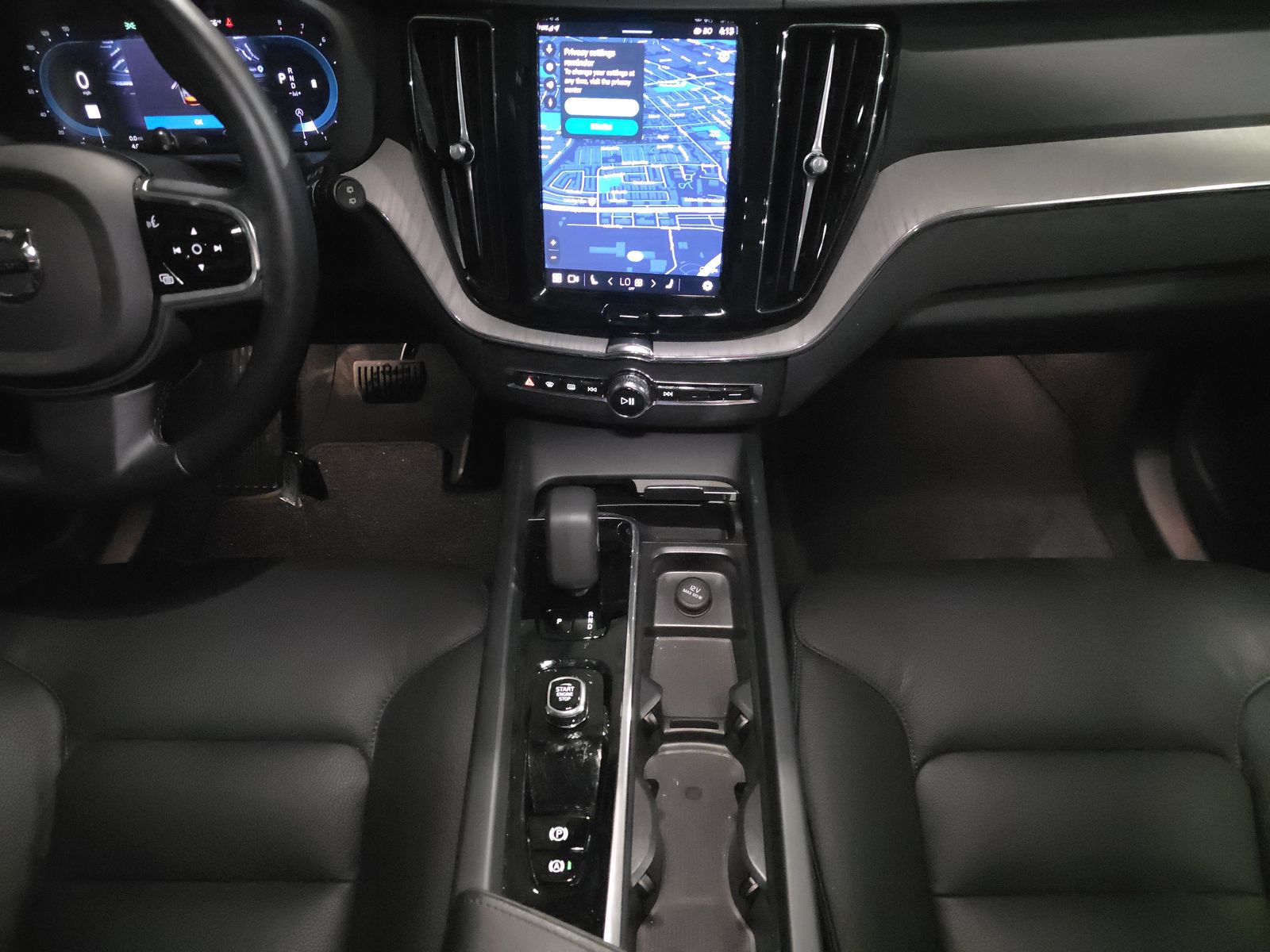 2025 Volvo XC60 B5 Plus AWD