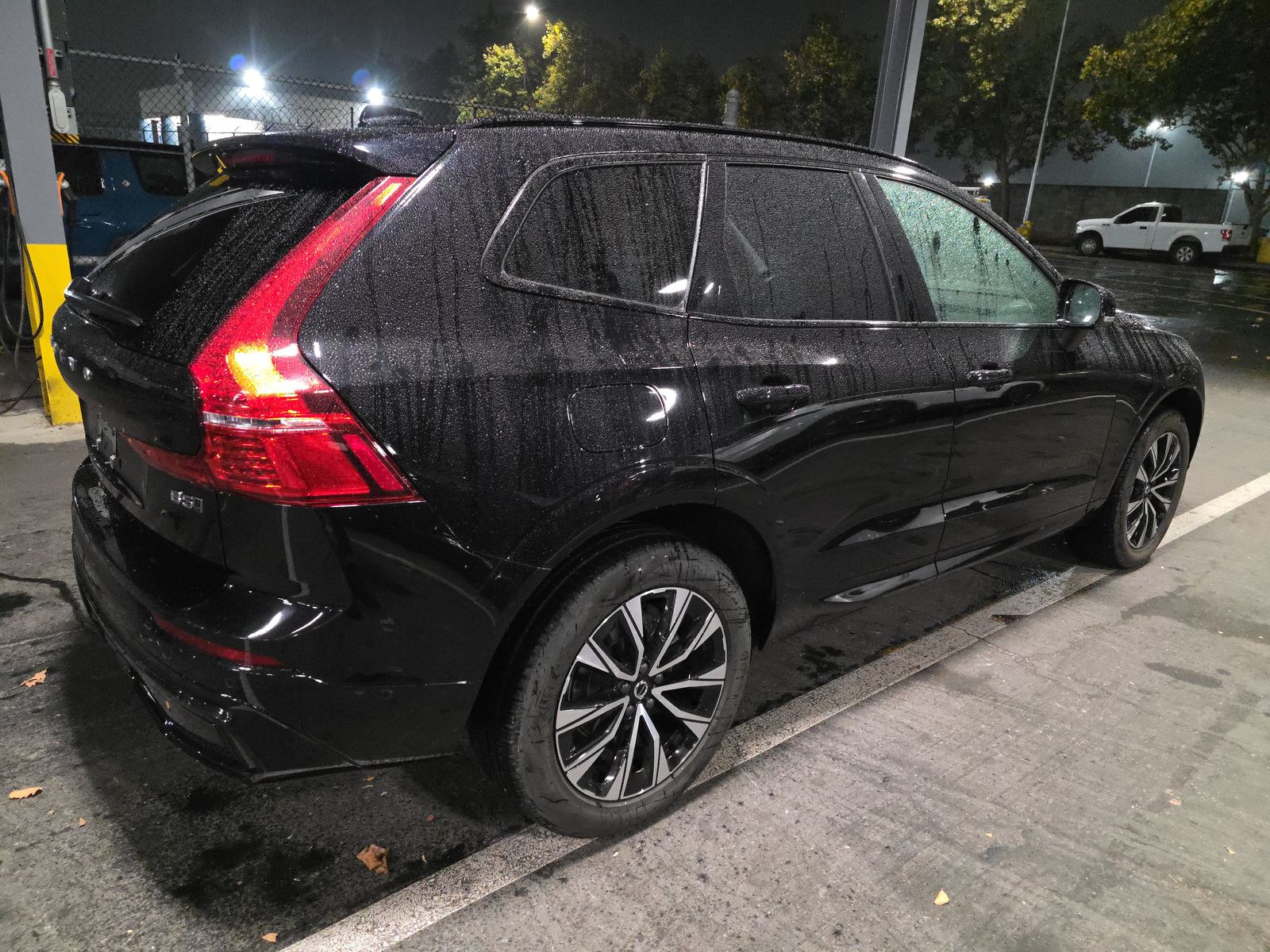 2025 Volvo XC60 B5 Plus AWD