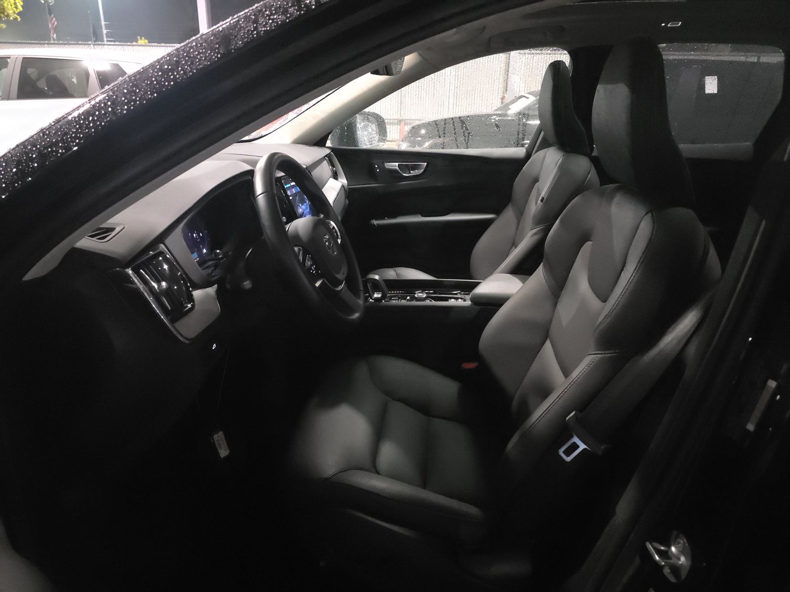 2025 Volvo XC60 B5 Plus AWD