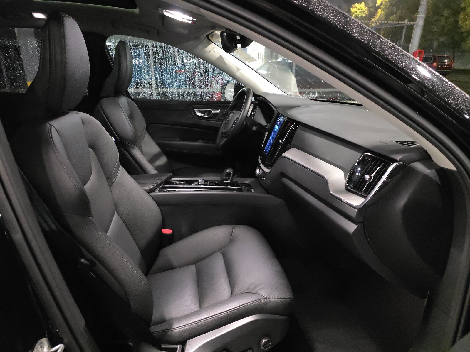 2025 Volvo XC60 B5 Plus AWD