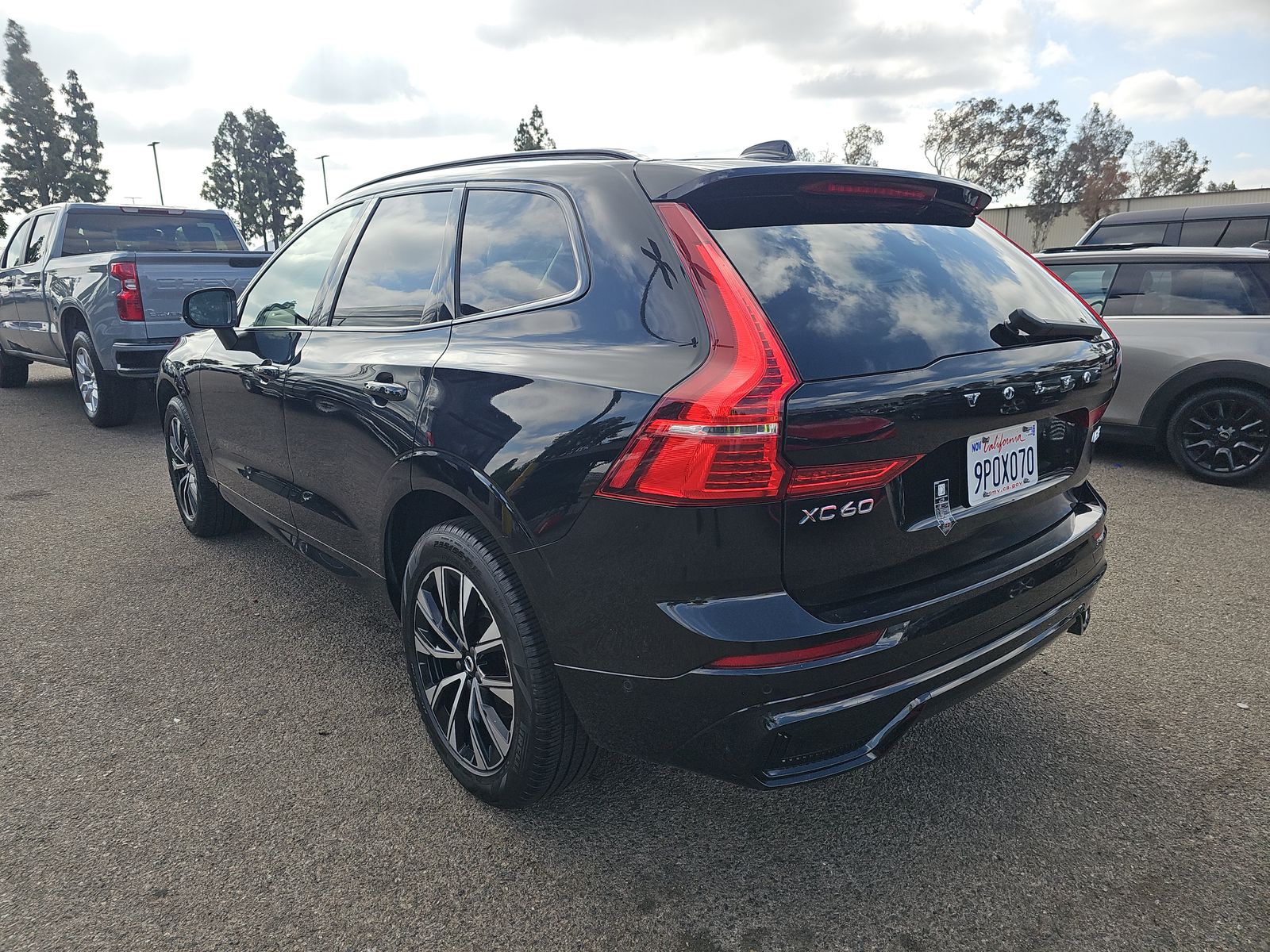 2025 Volvo XC60 B5 Plus AWD