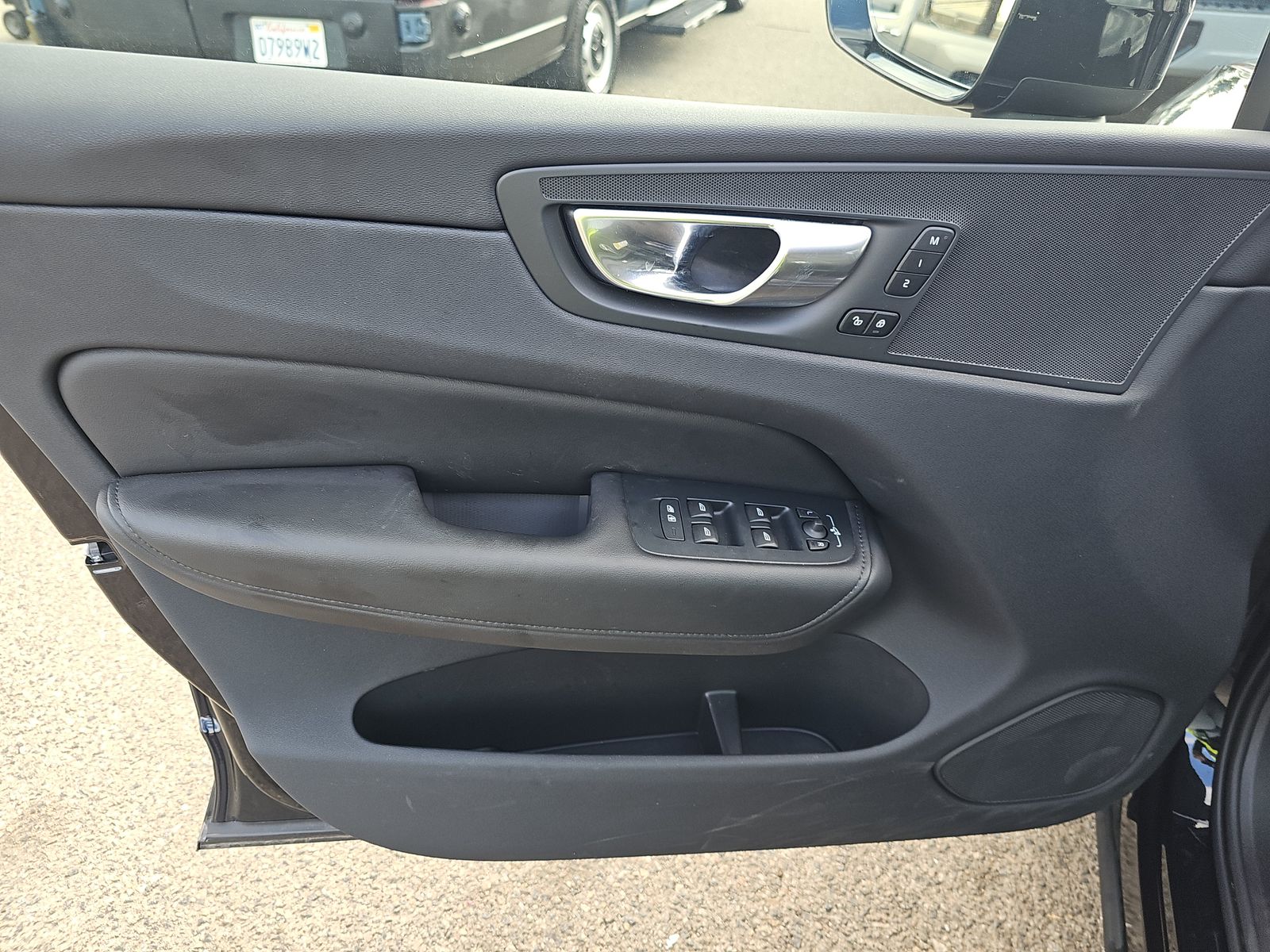 2025 Volvo XC60 B5 Plus AWD