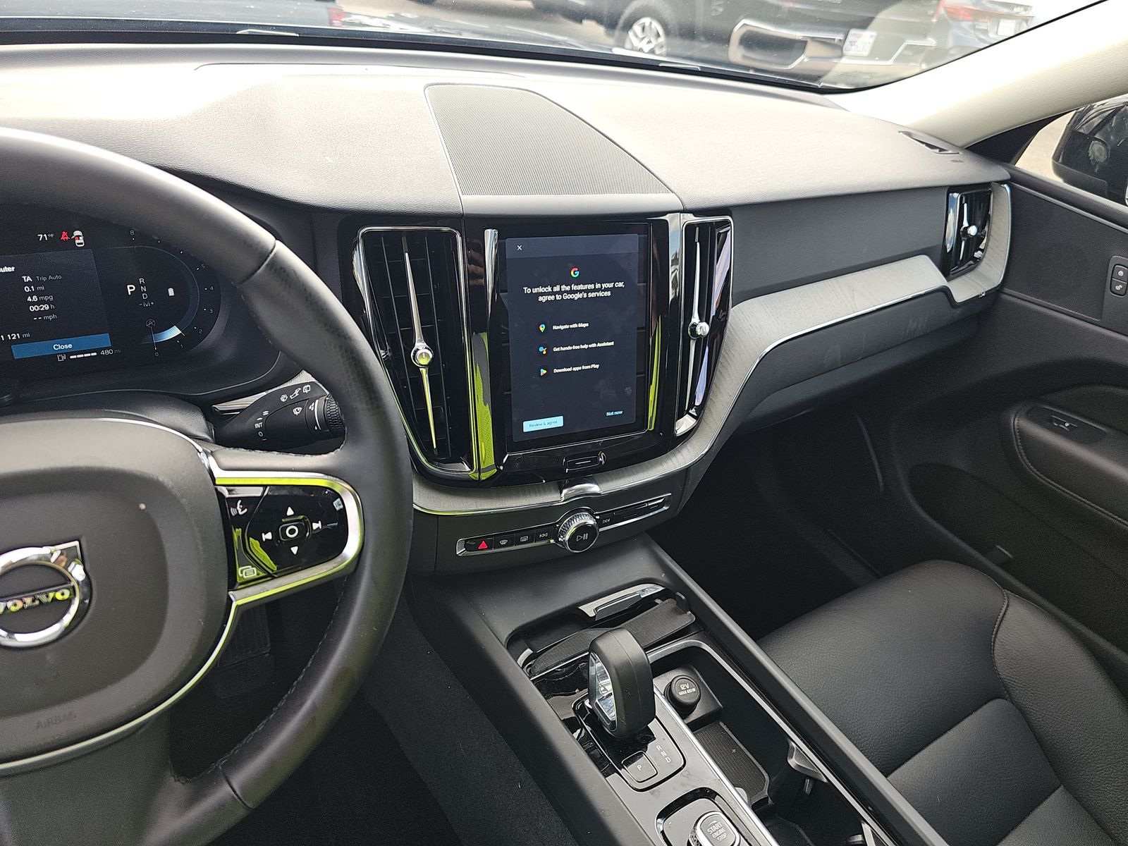 2025 Volvo XC60 B5 Plus AWD