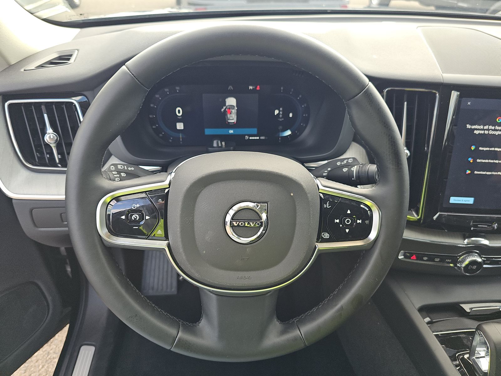 2025 Volvo XC60 B5 Plus AWD