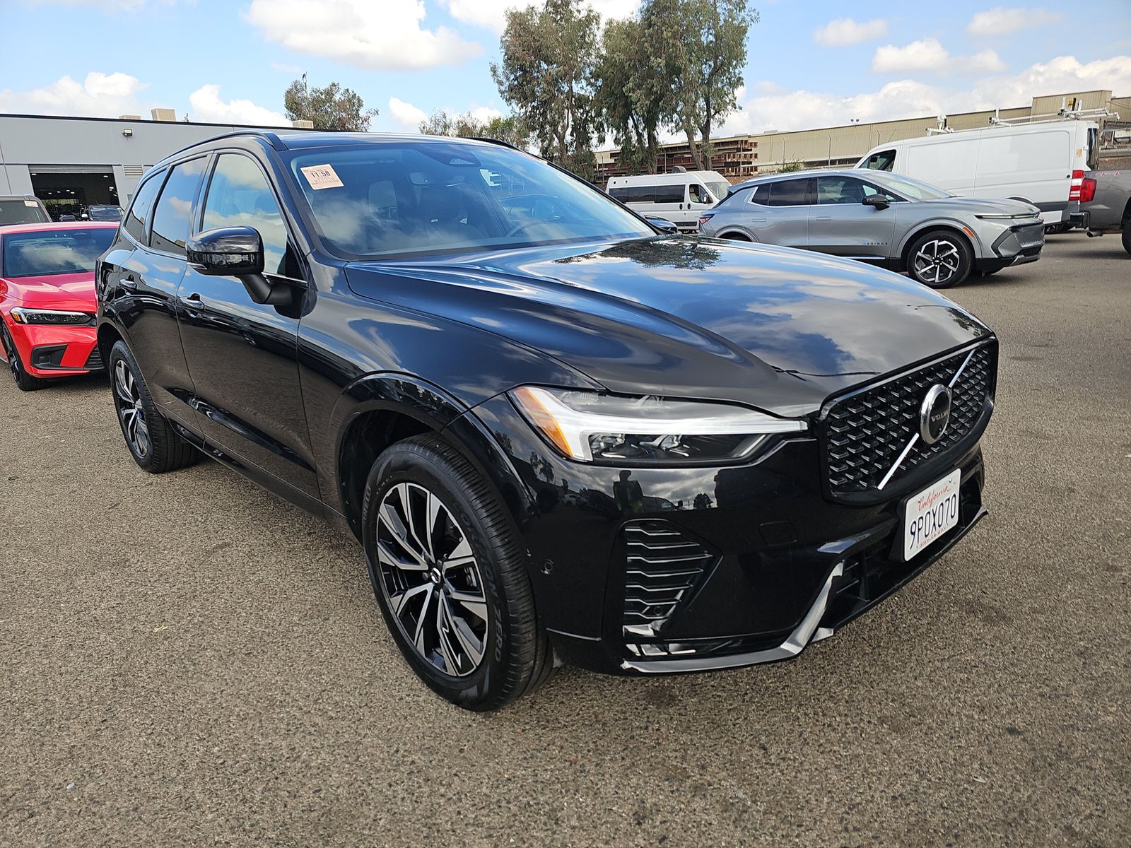 2025 Volvo XC60 B5 Plus AWD