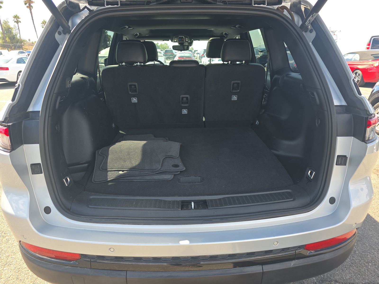 2022 Jeep Grand Cherokee Altitude AWD