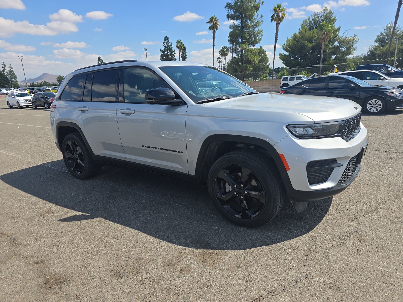 2022 Jeep Grand Cherokee Altitude AWD