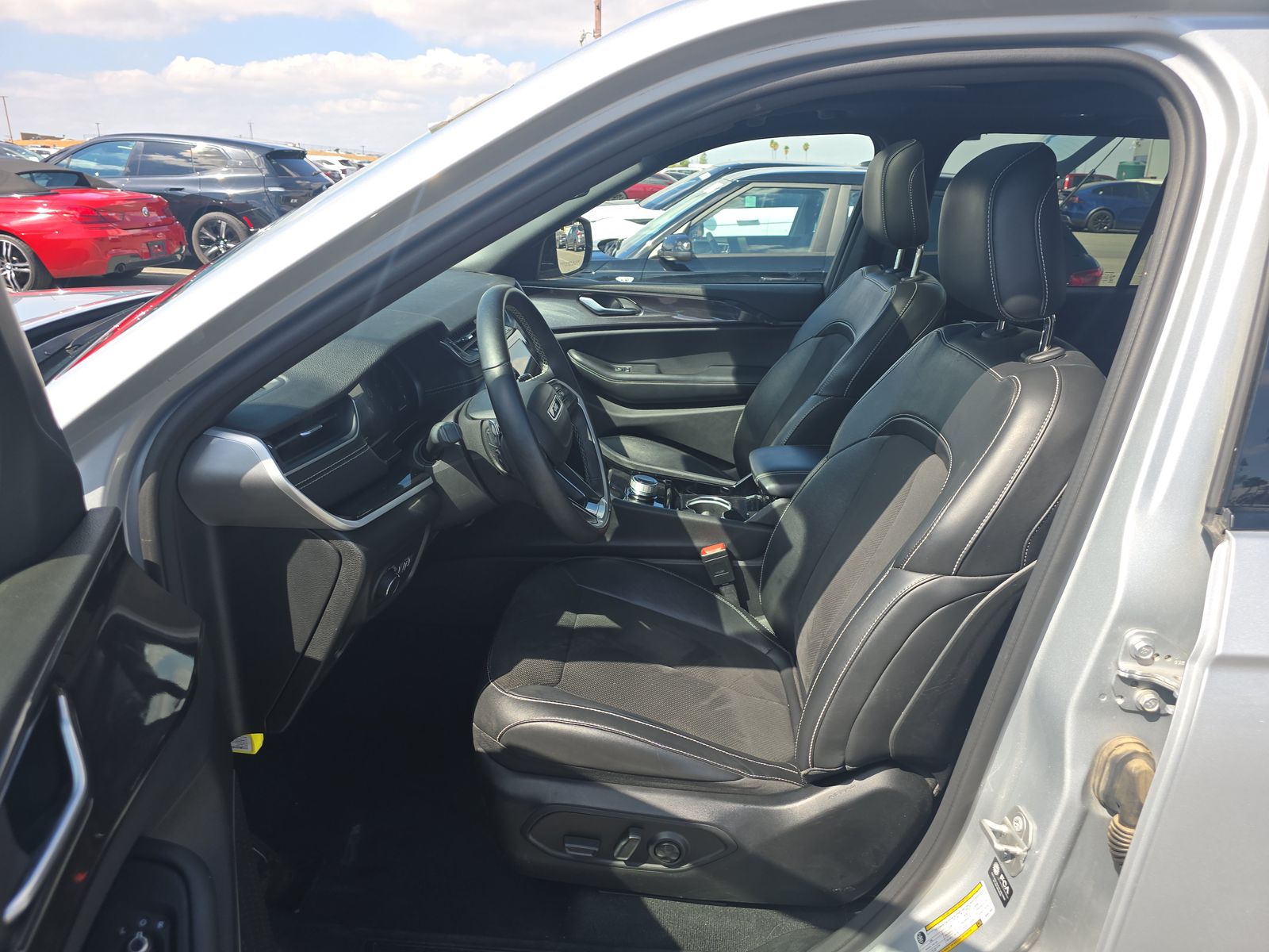 2022 Jeep Grand Cherokee Altitude AWD