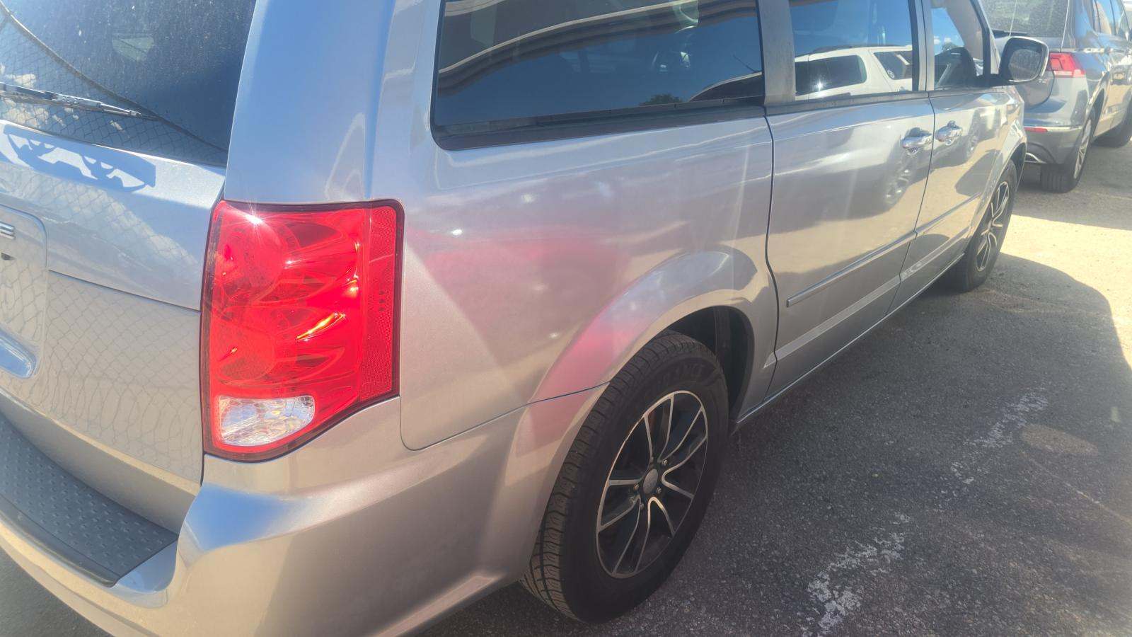 2015 Dodge Grand Caravan SXT FWD