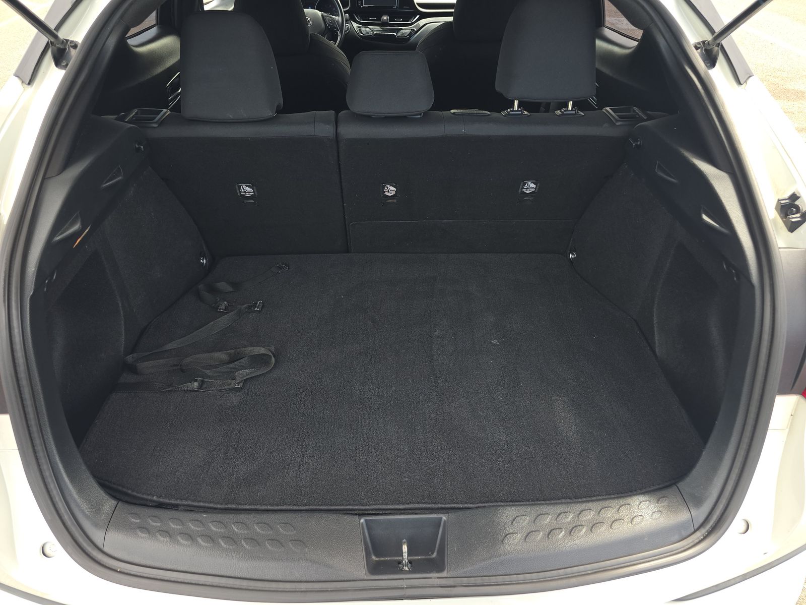 2018 Toyota C-HR XLE Premium FWD