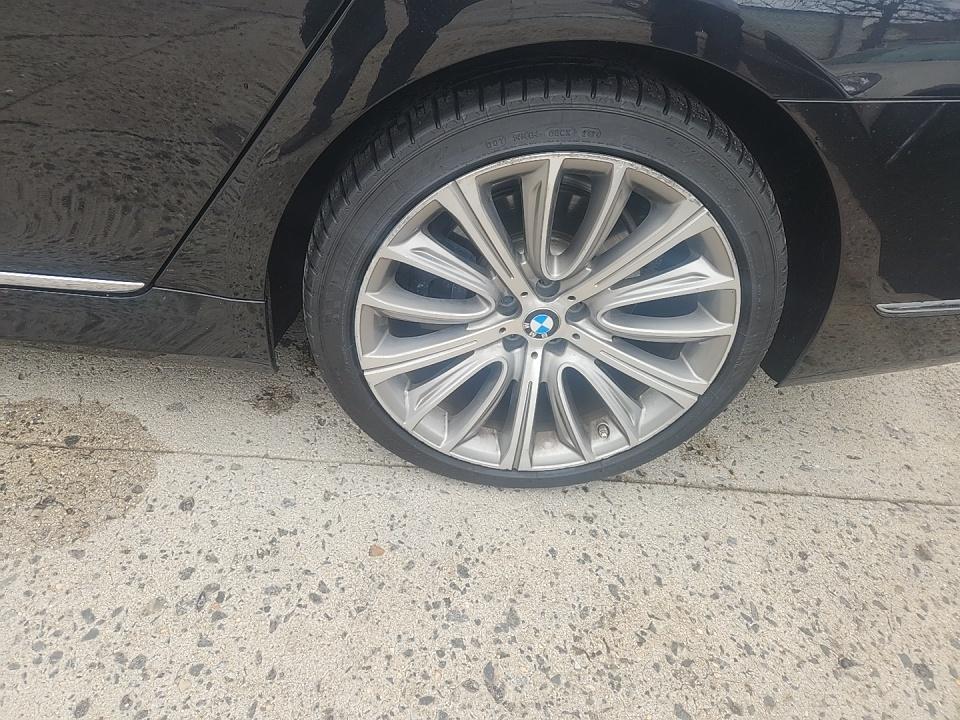 2016 BMW 7 Series 750i xDrive AWD