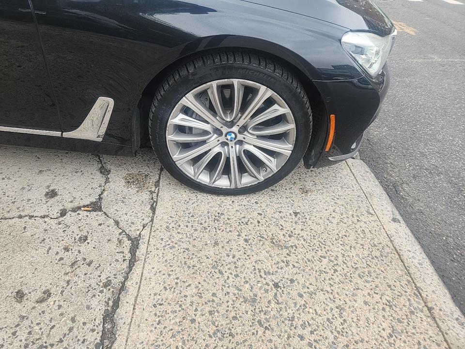 2016 BMW 7 Series 750i xDrive AWD