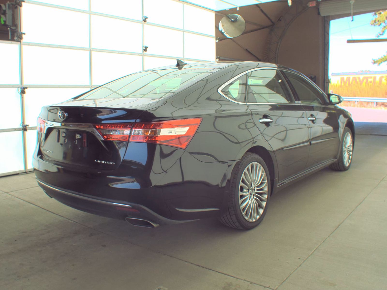 2018 Toyota Avalon Limited FWD