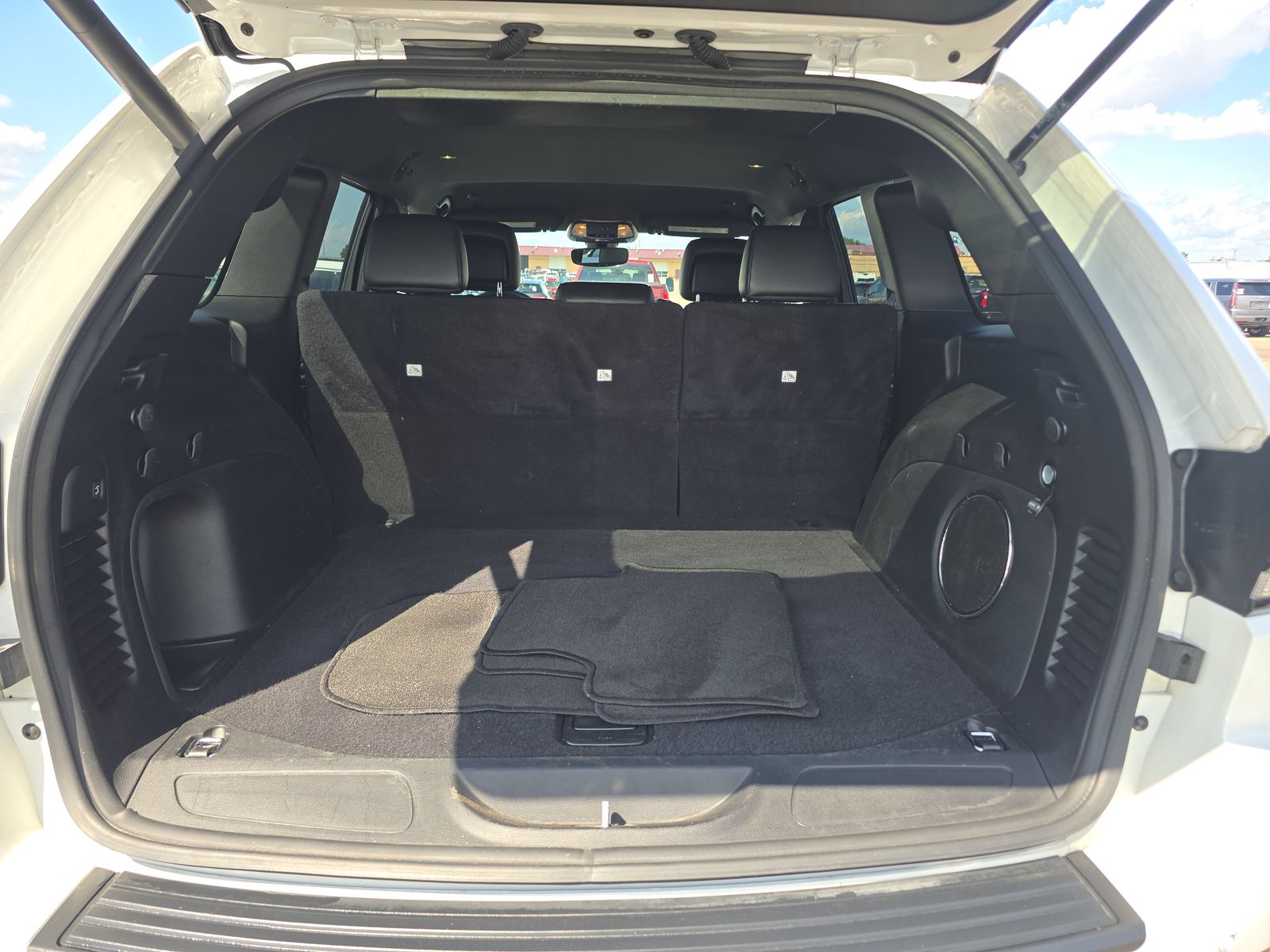 2022 Jeep Grand Cherokee Laredo X AWD