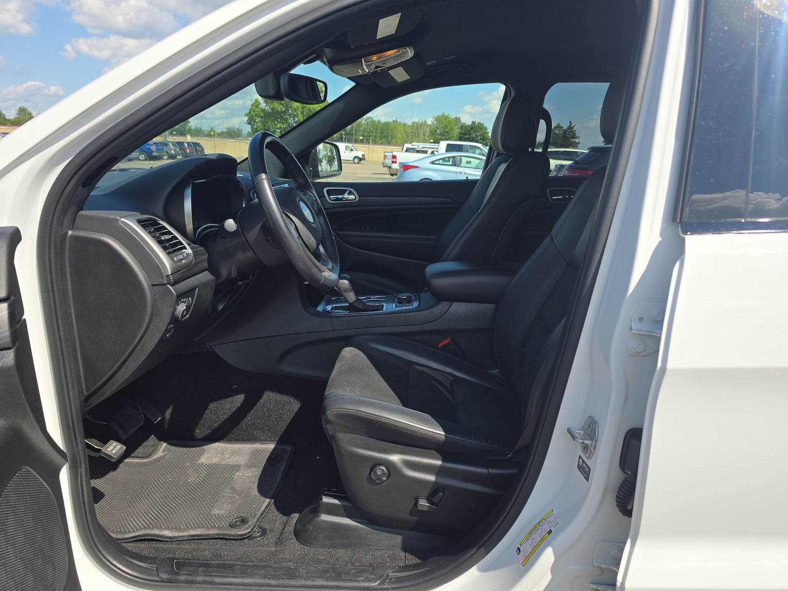 2022 Jeep Grand Cherokee Laredo X AWD