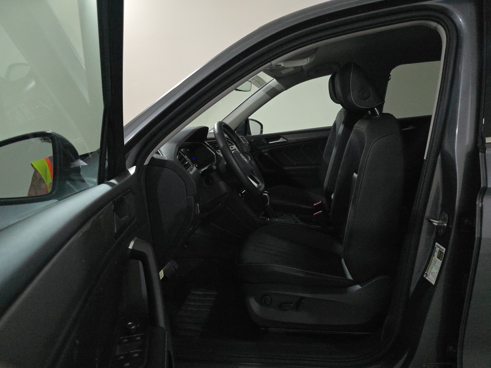 2024 Volkswagen Tiguan 2.0T SE FWD