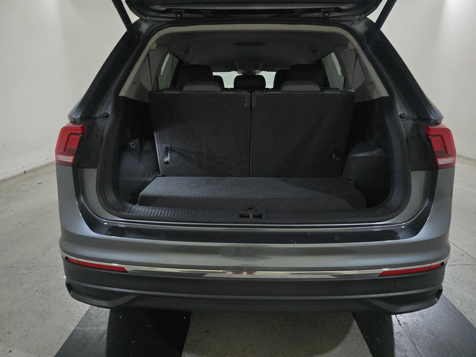 2024 Volkswagen Tiguan 2.0T SE FWD