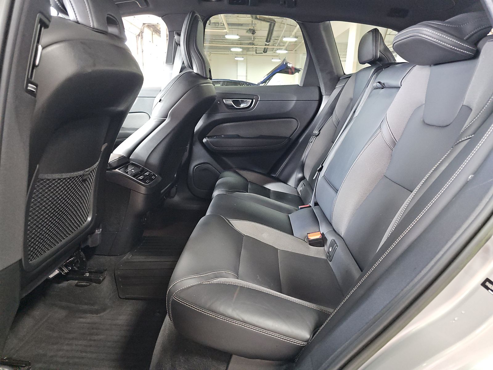 2022 Volvo XC60 B6 R-Design AWD