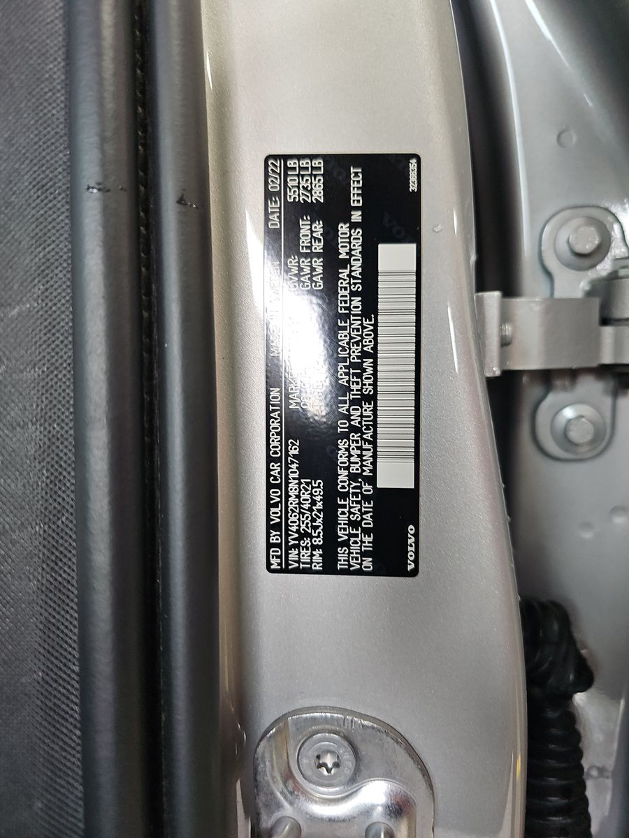 2022 Volvo XC60 B6 R-Design AWD