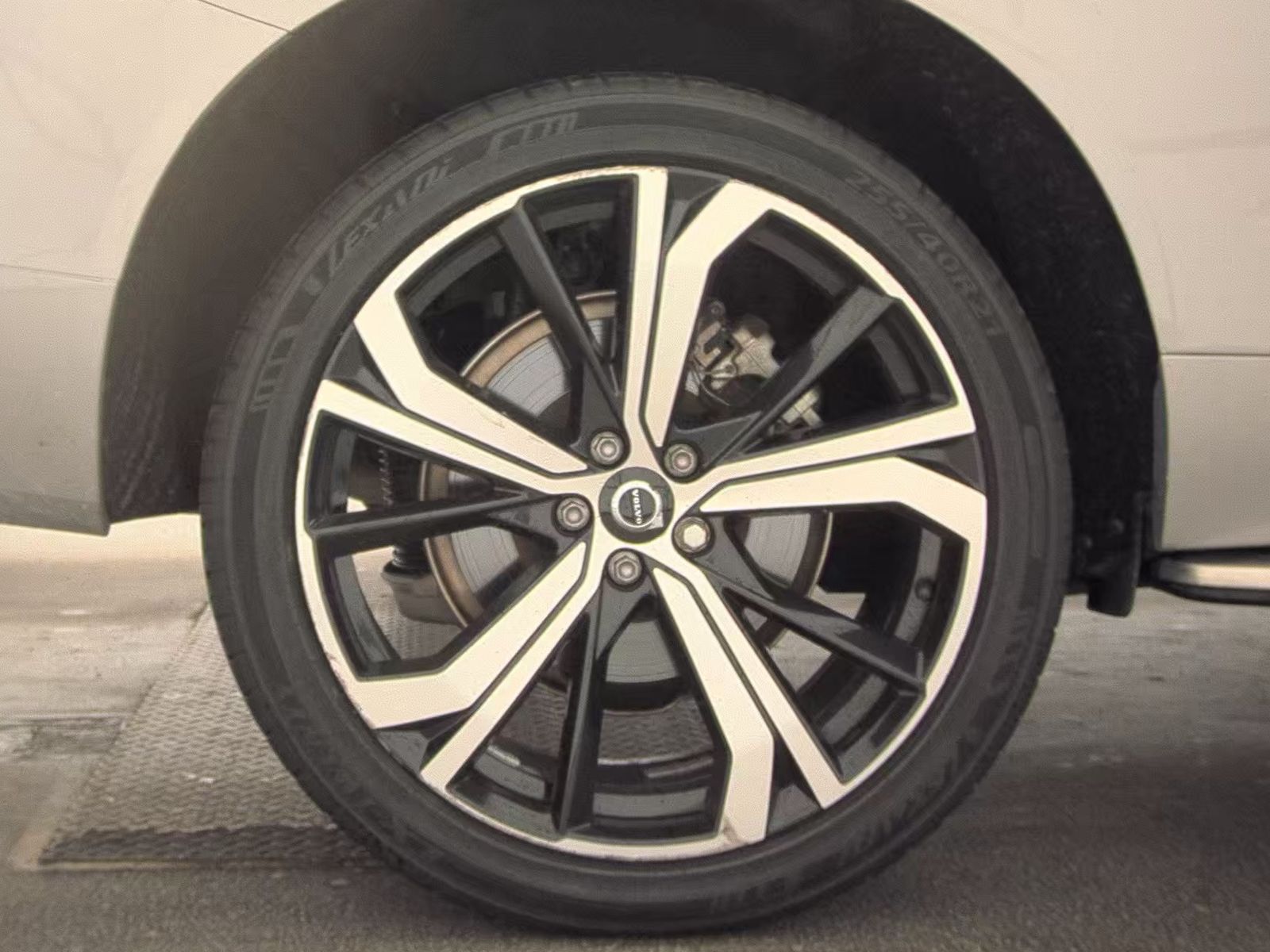 2022 Volvo XC60 B6 R-Design AWD