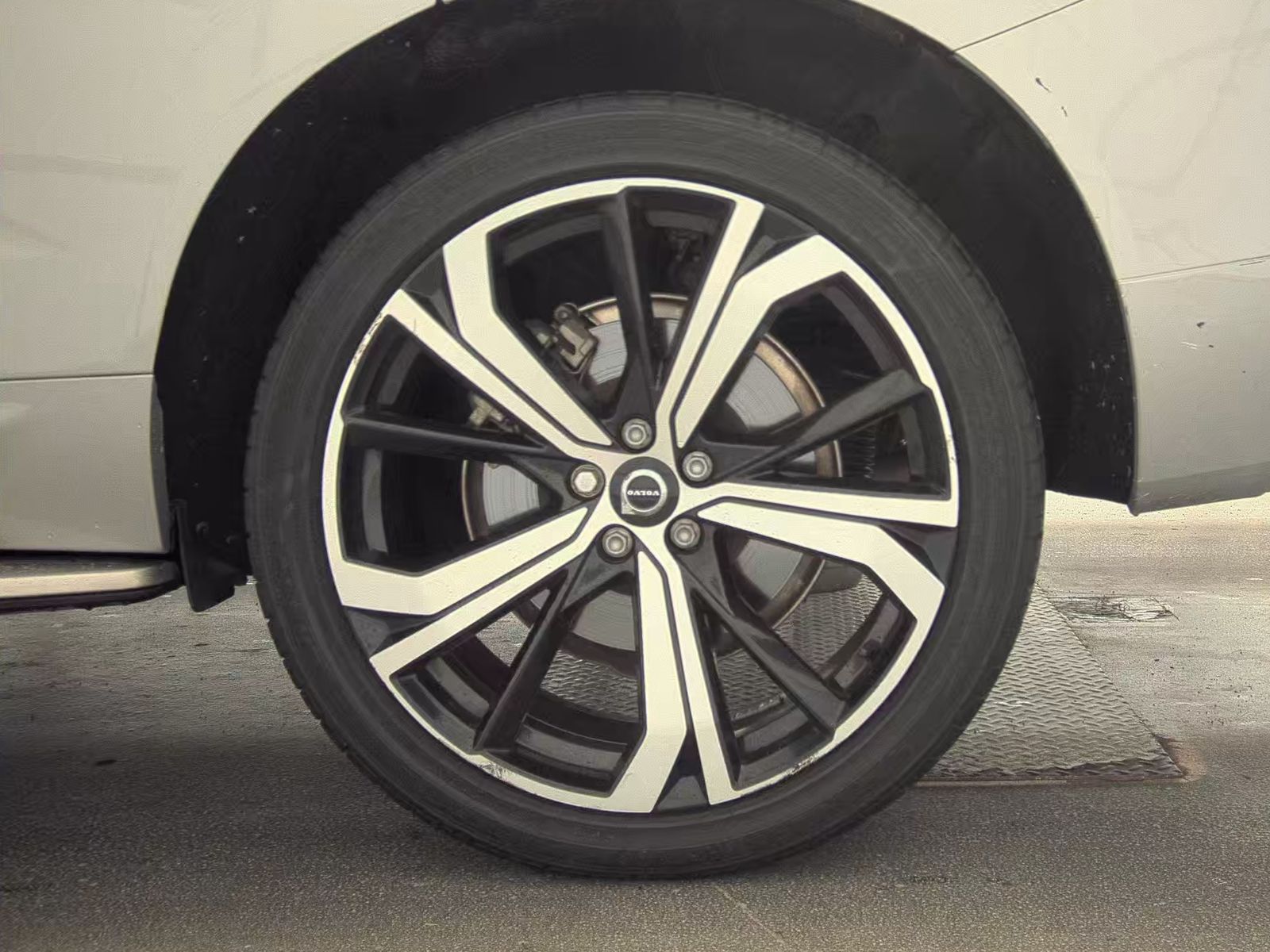 2022 Volvo XC60 B6 R-Design AWD