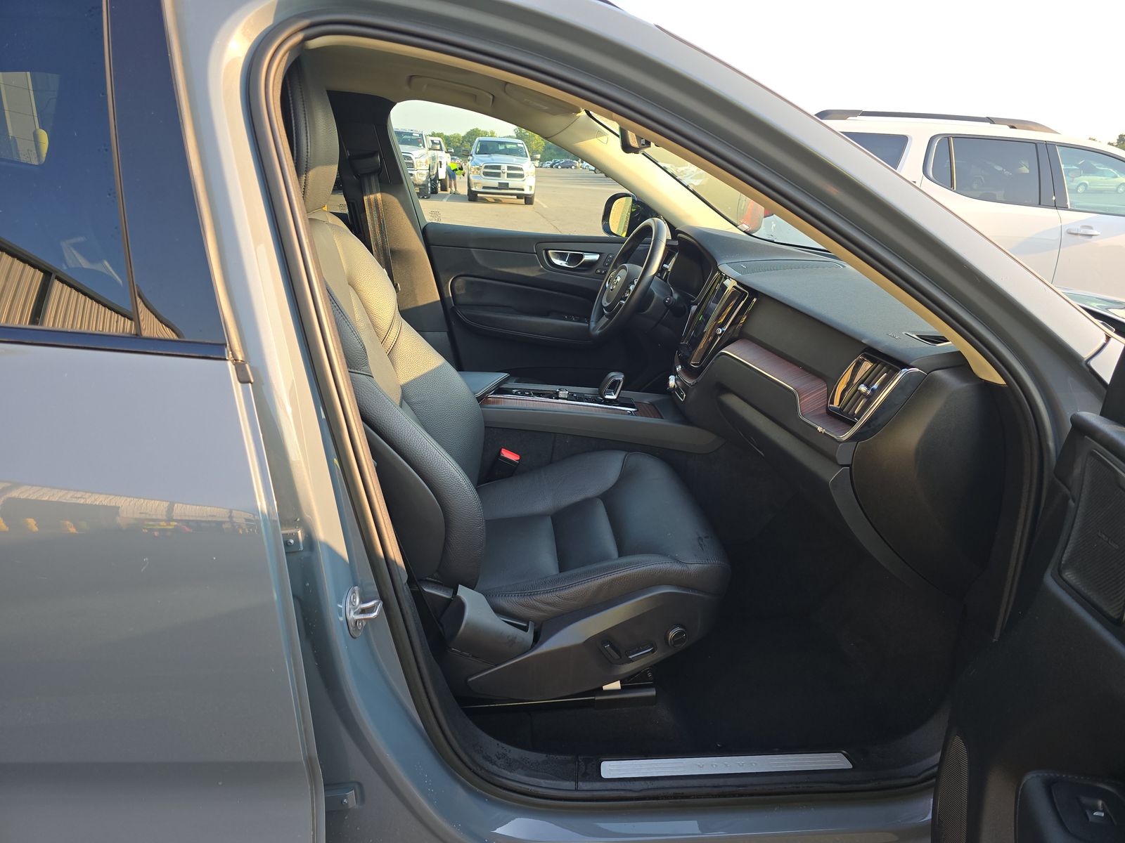 2023 Volvo XC60 B5 Plus AWD