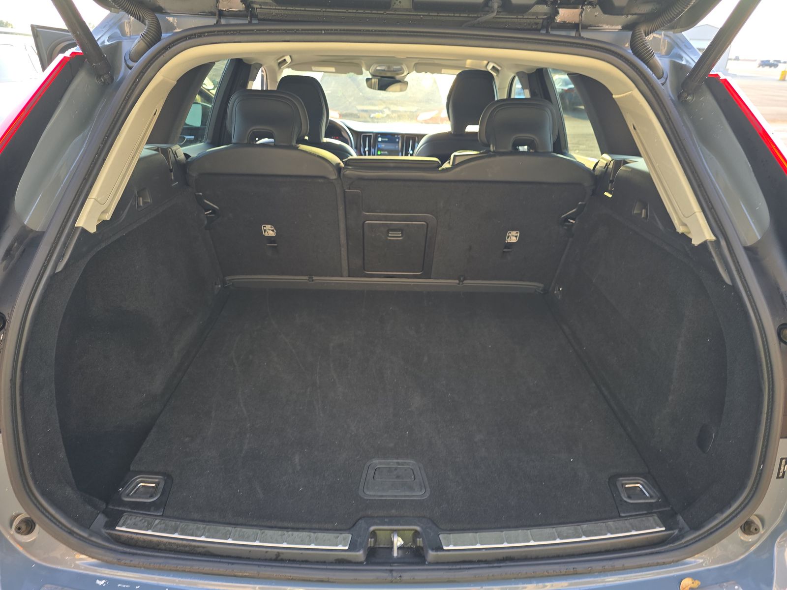 2023 Volvo XC60 B5 Plus AWD