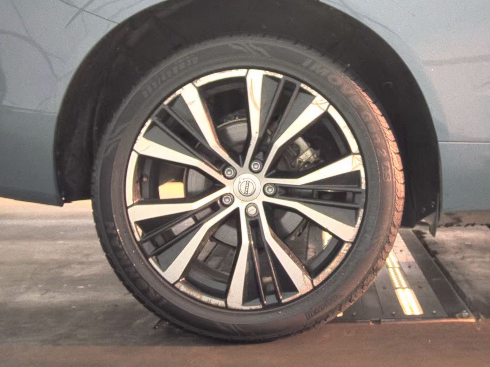 2023 Volvo XC60 B5 Plus AWD