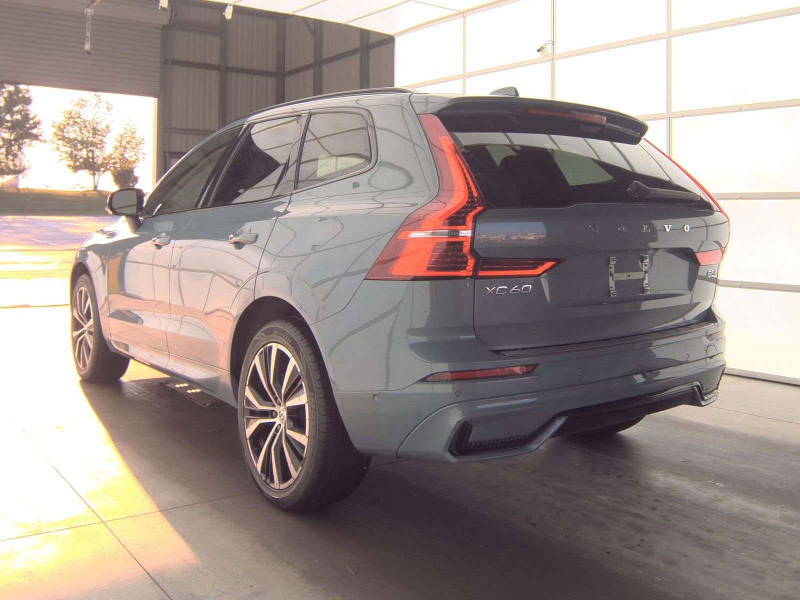 2023 Volvo XC60 B5 Plus AWD