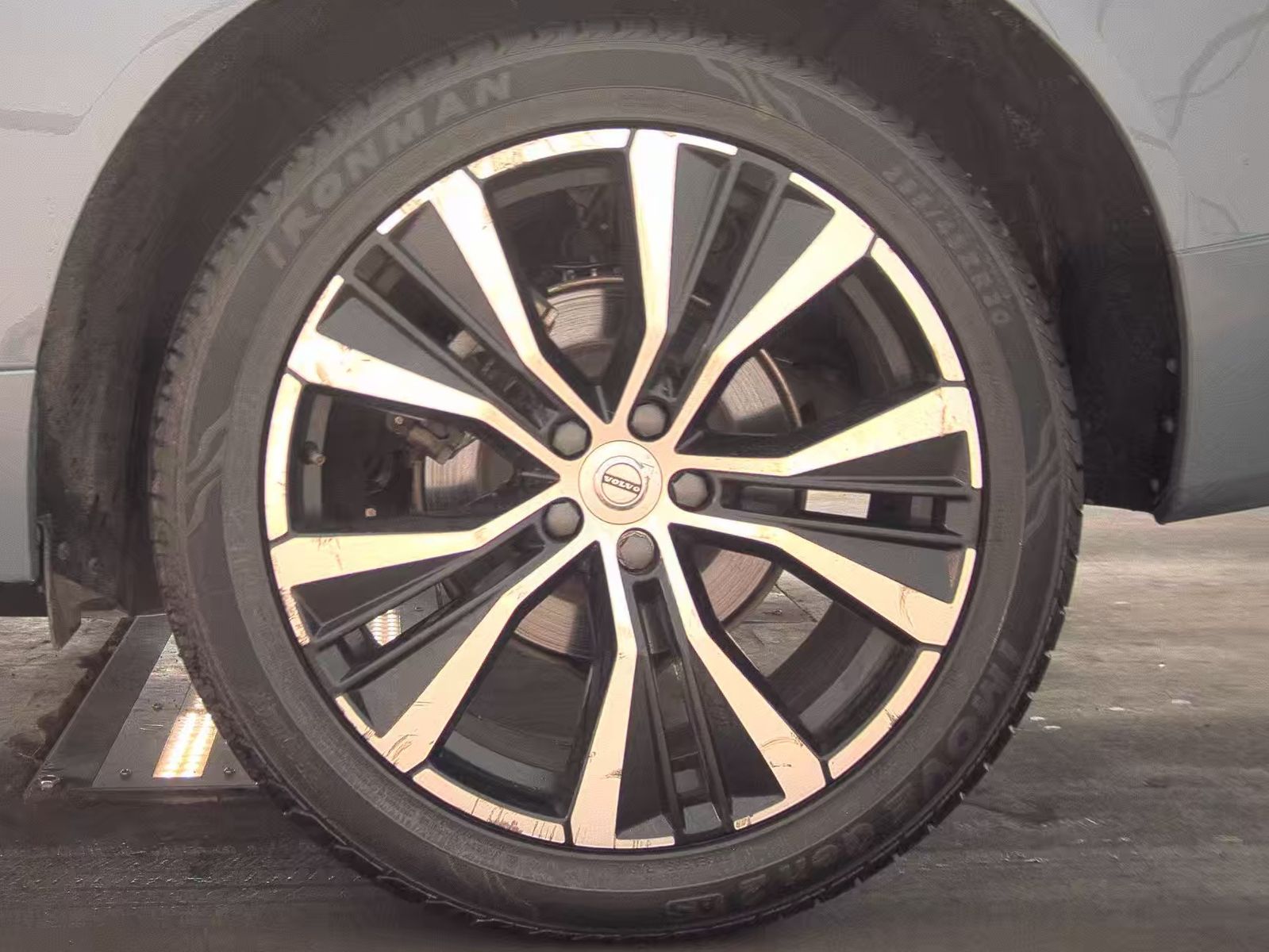 2023 Volvo XC60 B5 Plus AWD