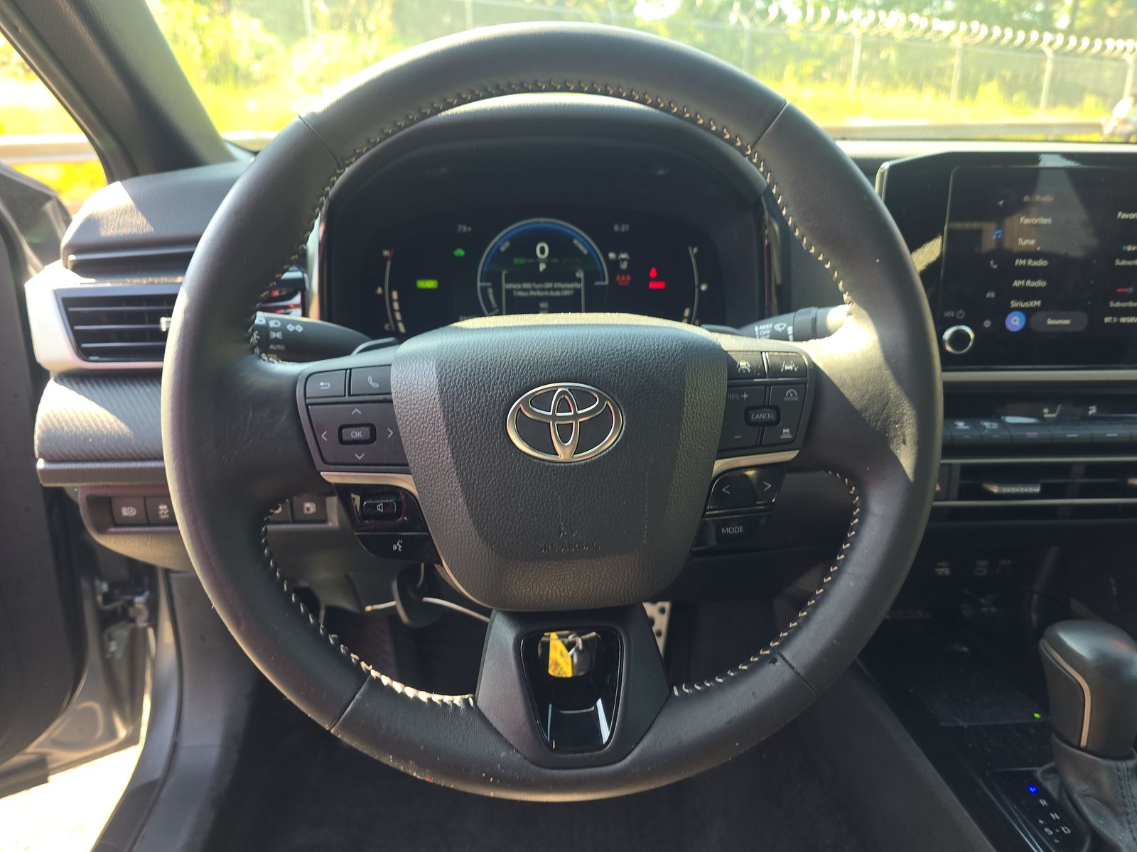 2025 Toyota Camry SE FWD