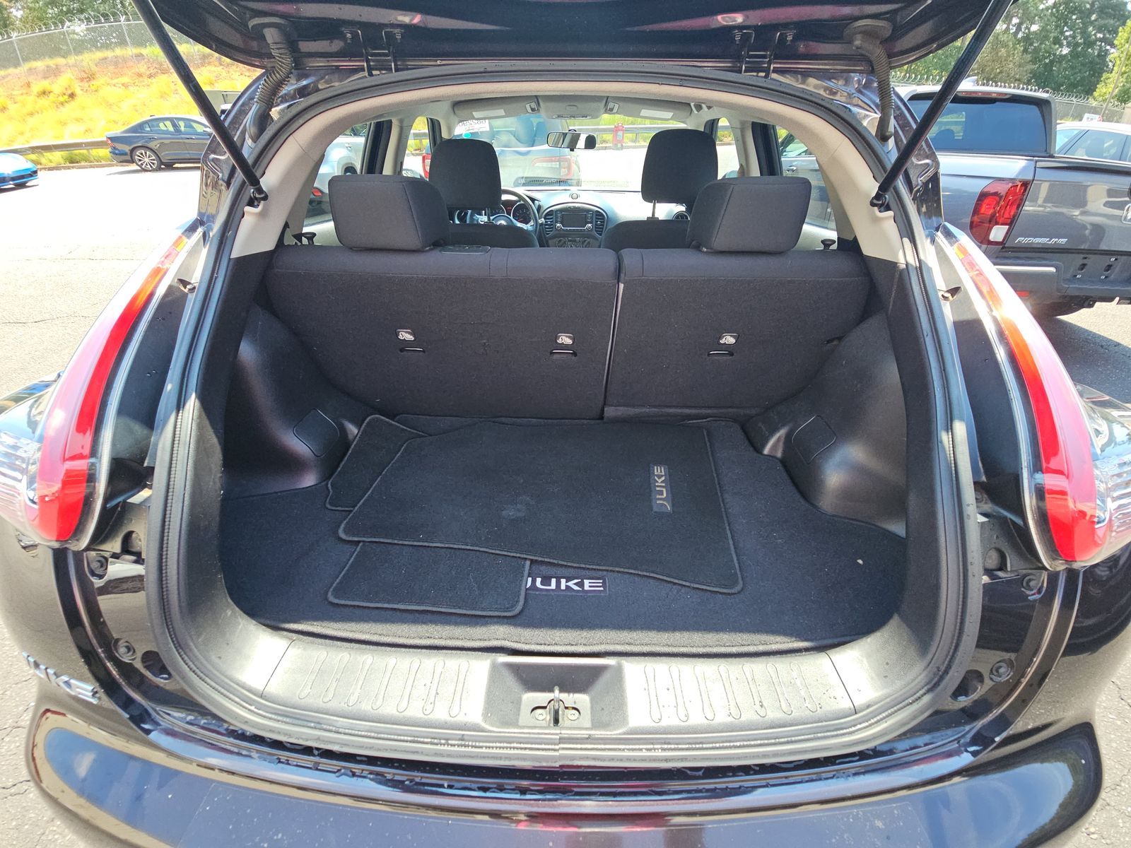 2016 Nissan JUKE S FWD