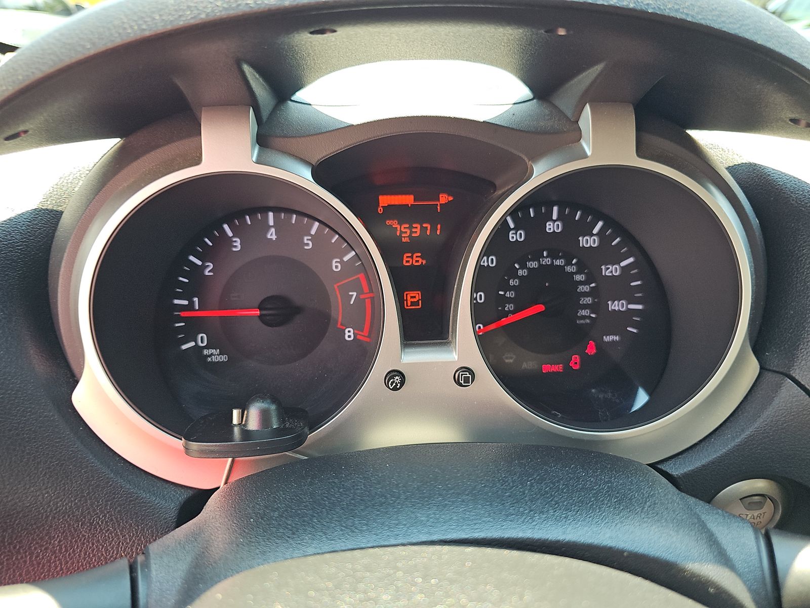 2016 Nissan JUKE S FWD