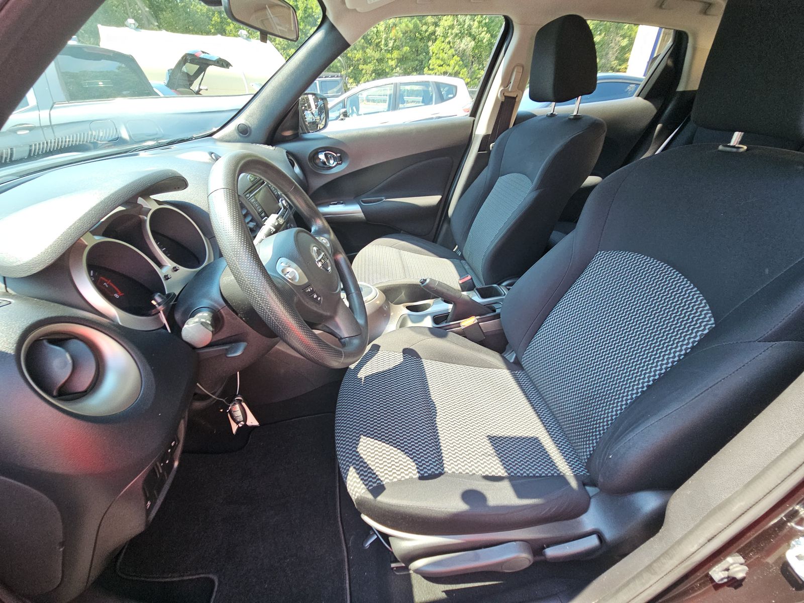 2016 Nissan JUKE S FWD
