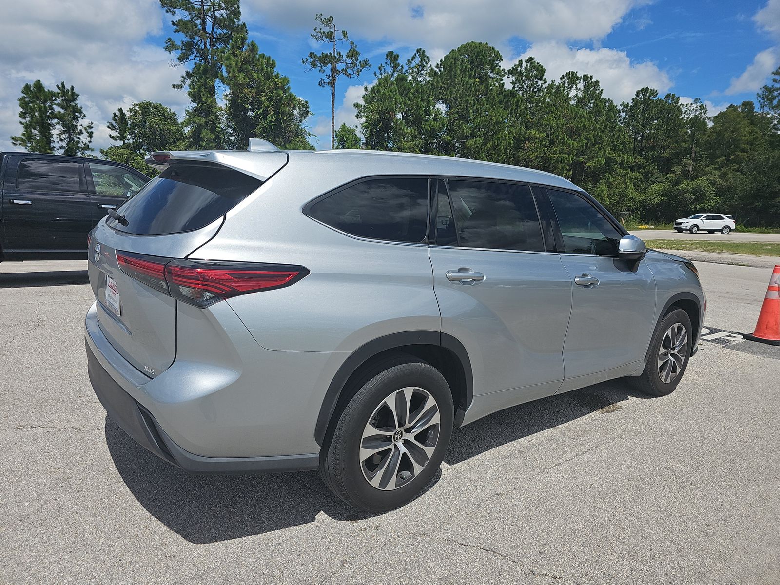 2022 Toyota Highlander XLE FWD